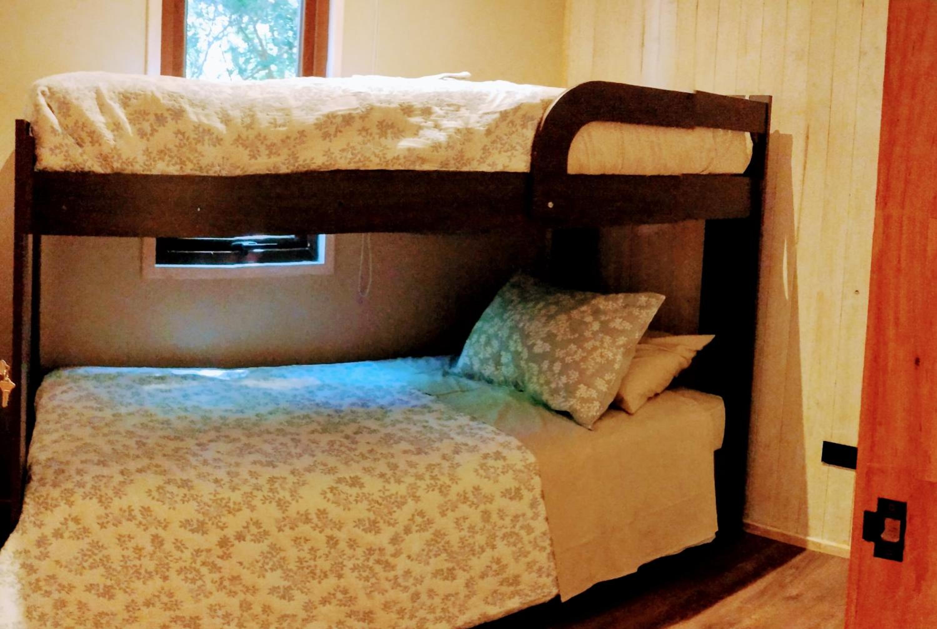 Tree lodge molco