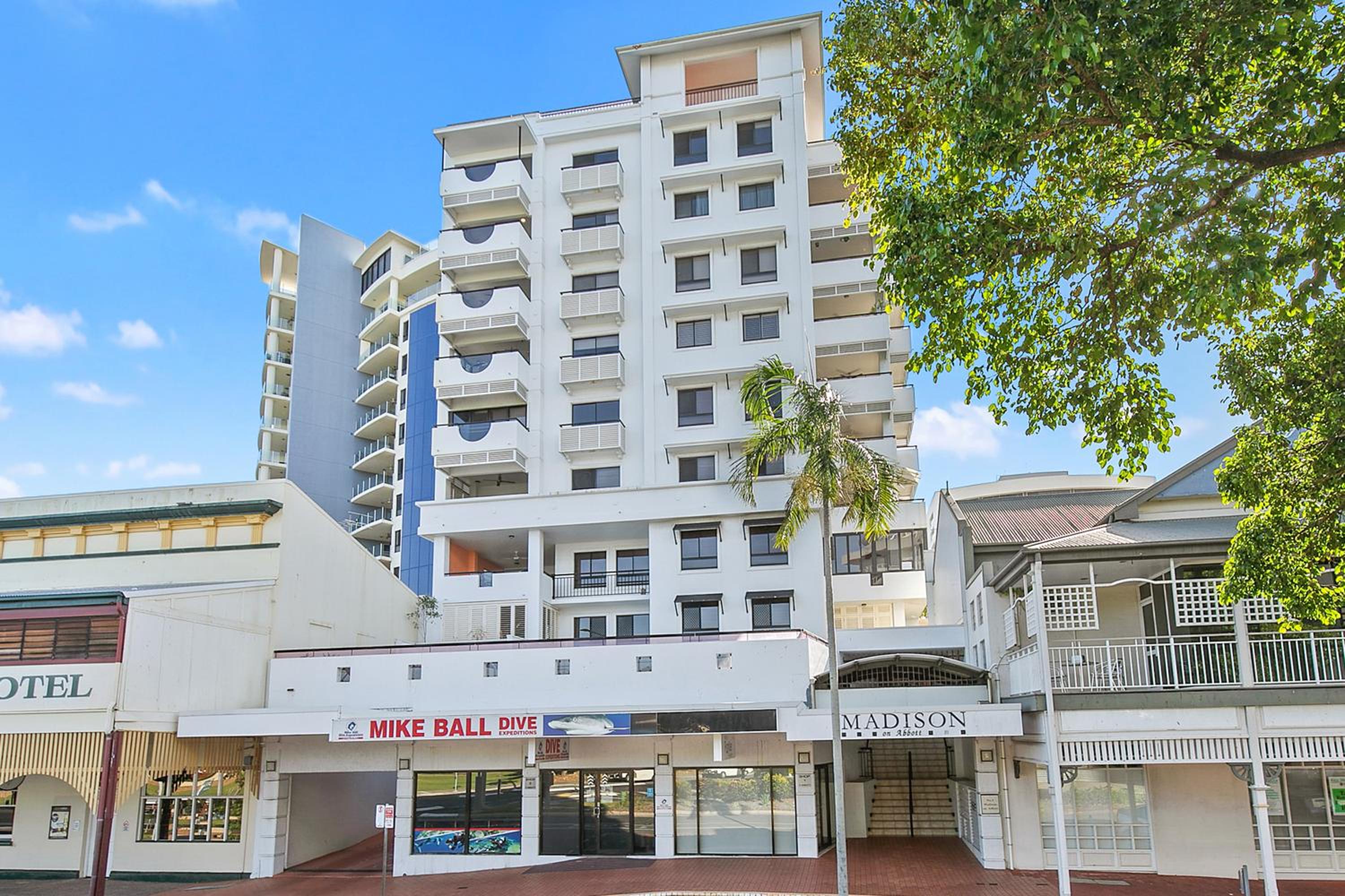 Luxury Oceanview Penthouse Cairns City