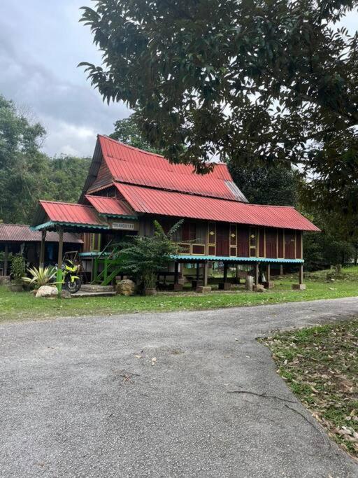 Kampung House (Minang) in Hulu Yam, Batang Kali photo 1