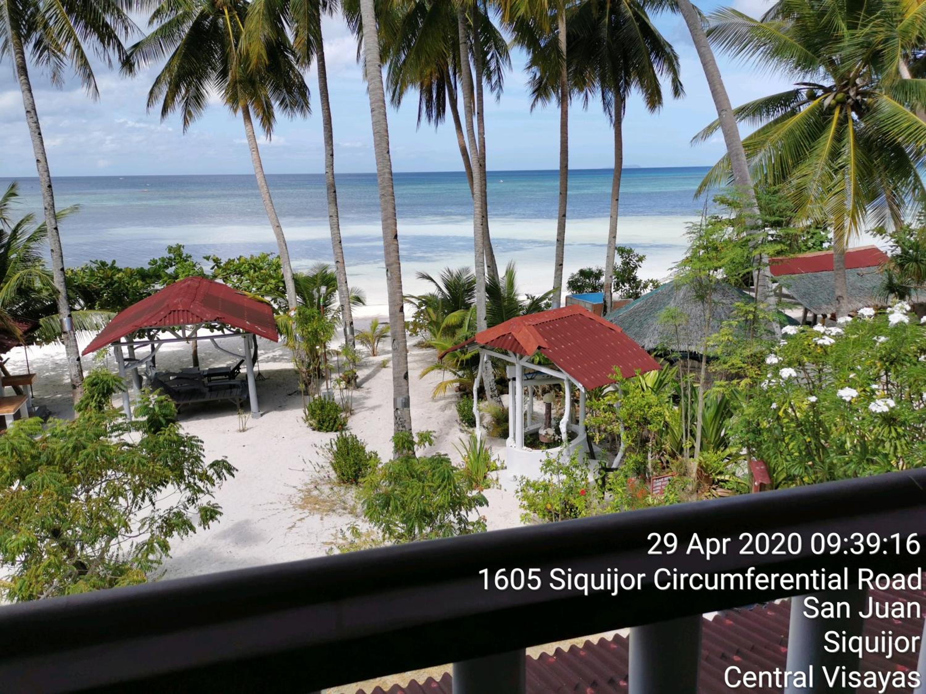Tropicasa Siquijor Seafront Guest House