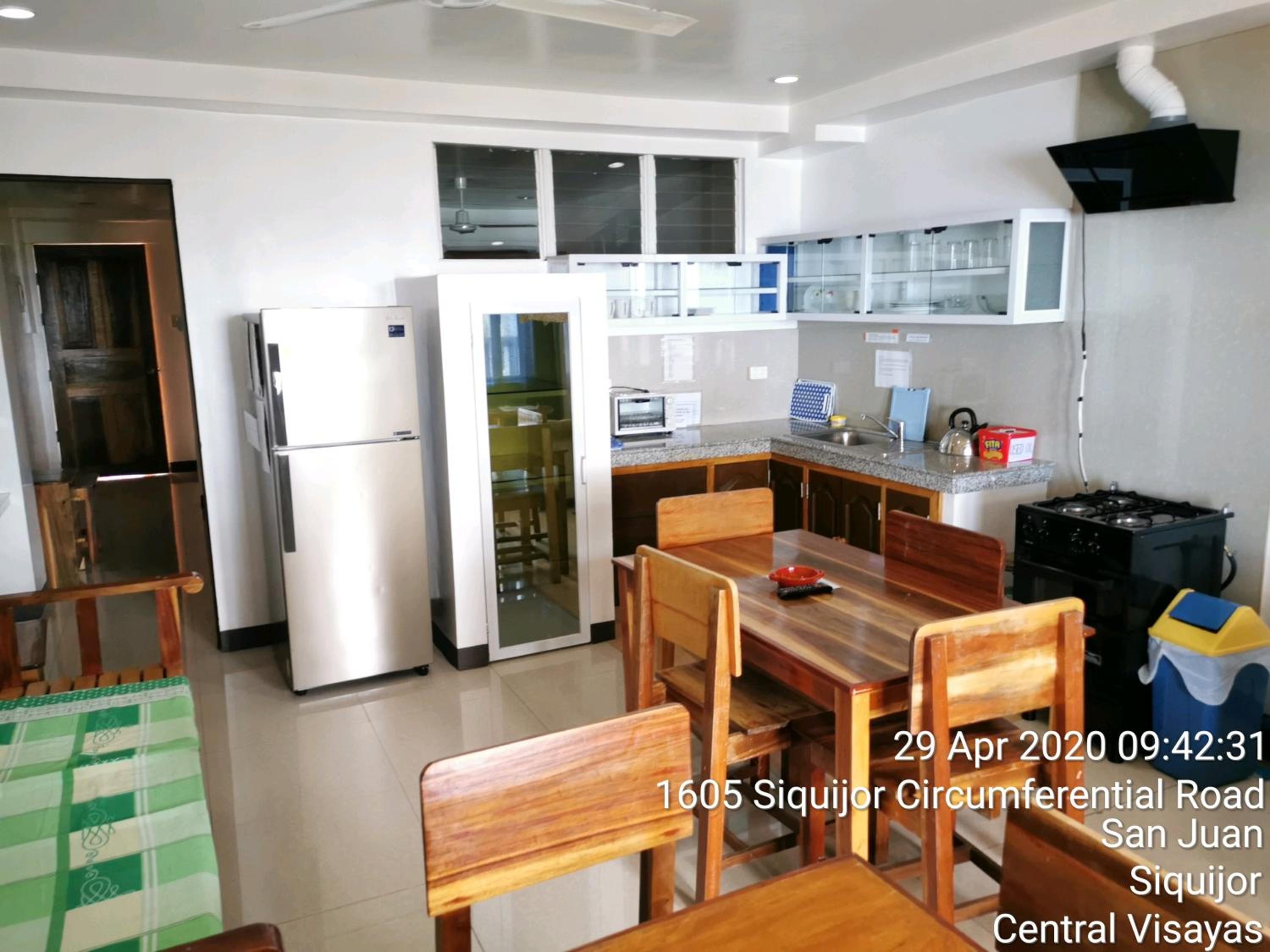 Tropicasa Siquijor Seafront Guest House