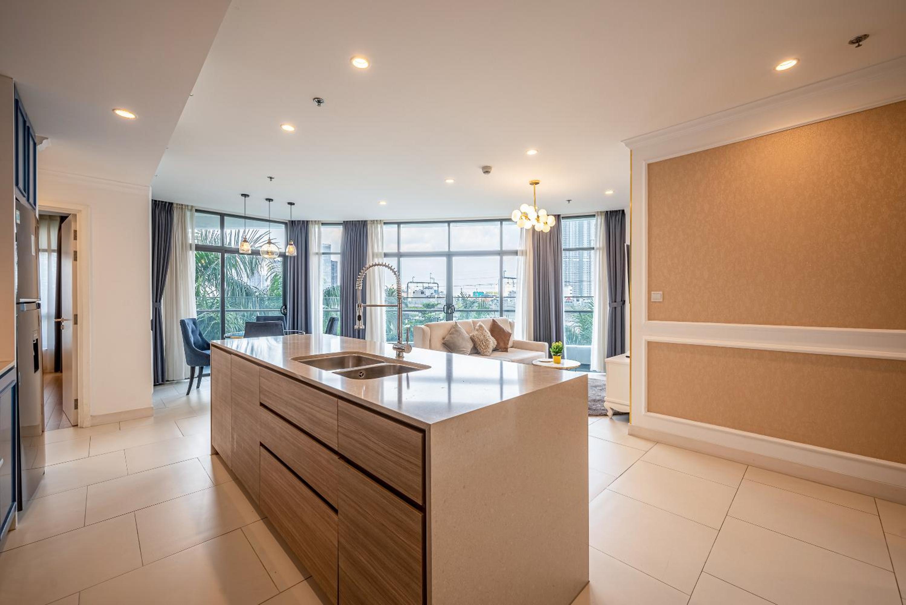 Căn hộ 2 phòng ngủ 2 phía 108 sqm có bancony rộng tại City garden