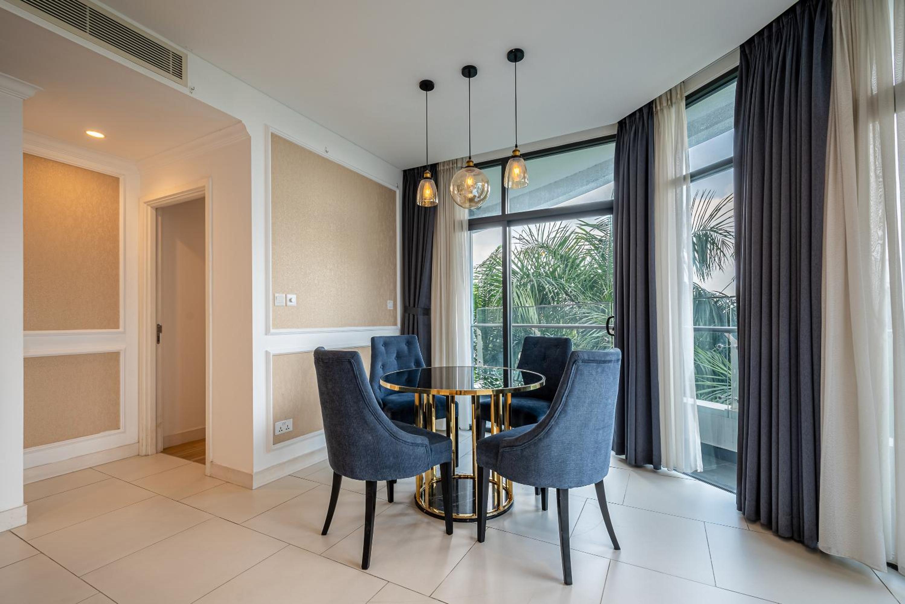 Căn hộ 2 phòng ngủ 2 phía 108 sqm có bancony rộng tại City garden