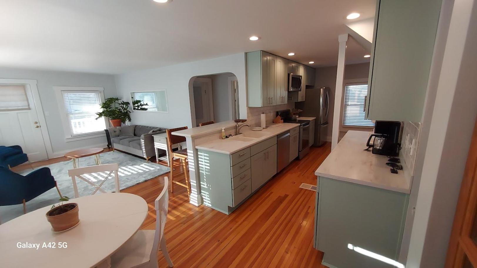 The Meeker House (Charming 3/4 Bedroom Home) view 3
