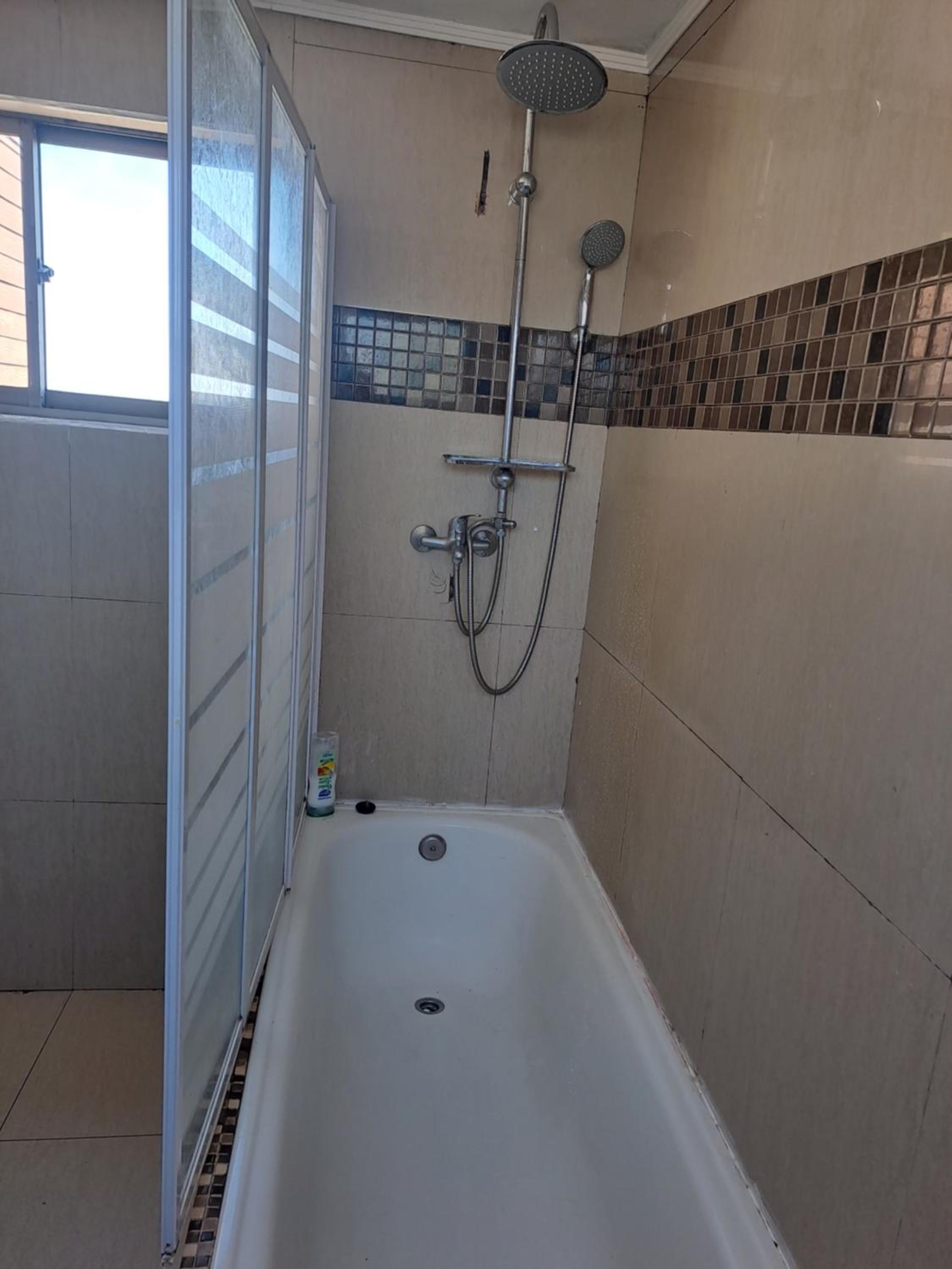 Casa en Tomé con piscina, vista al mar, equipada.