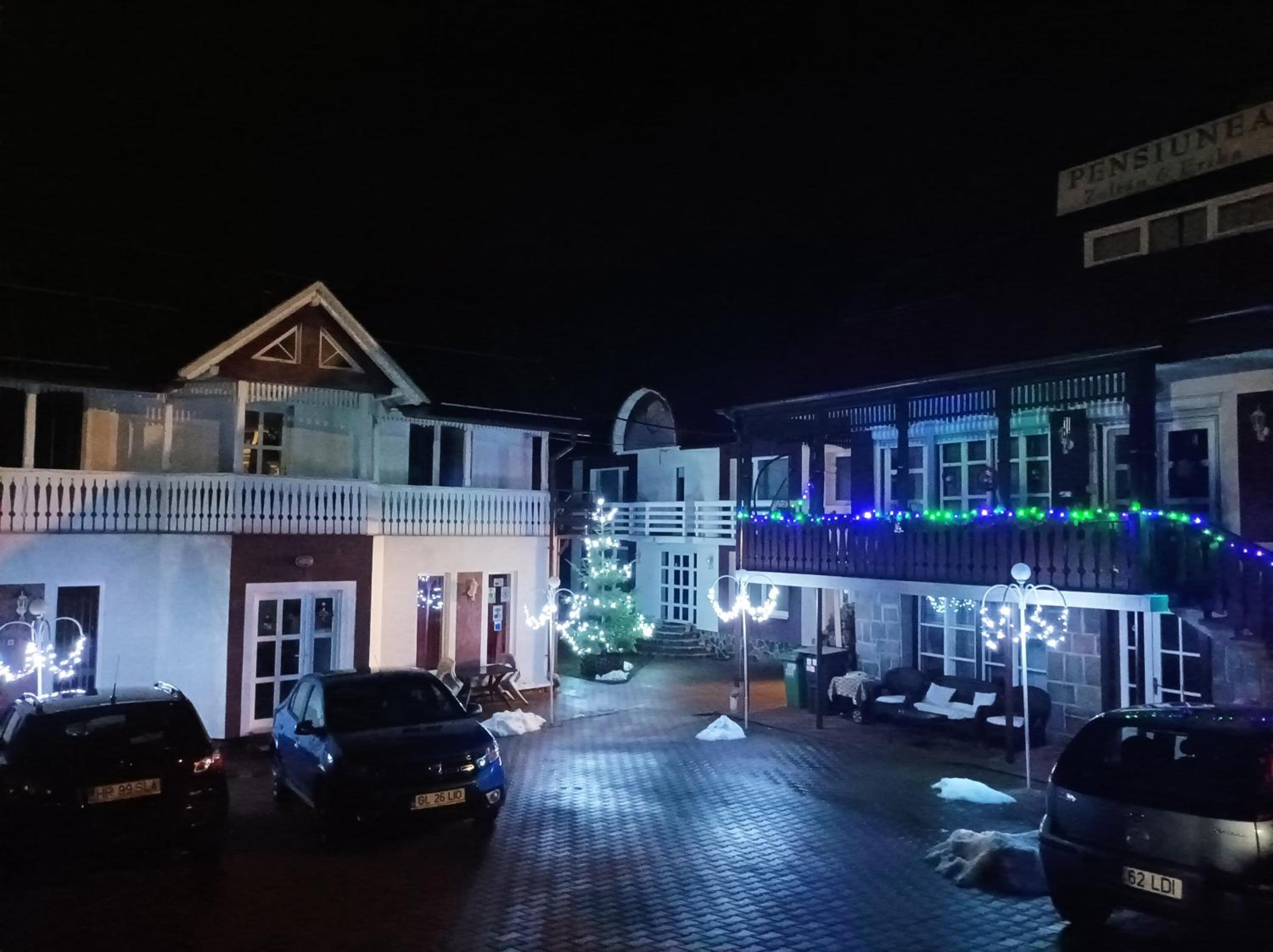 Hotel Zoltán & Erika Panzió Parajd - Image 1