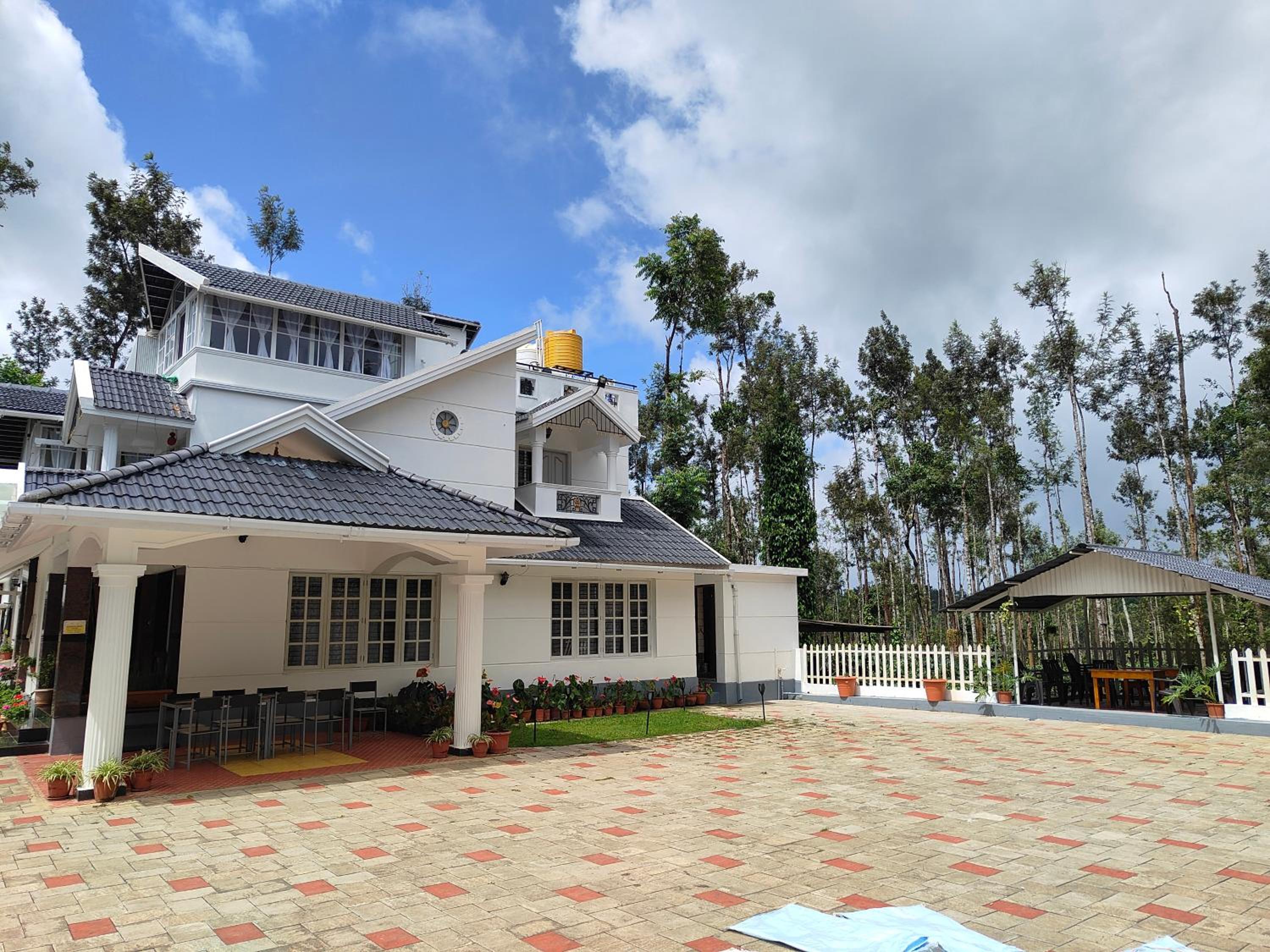Whitehouse Homestay
