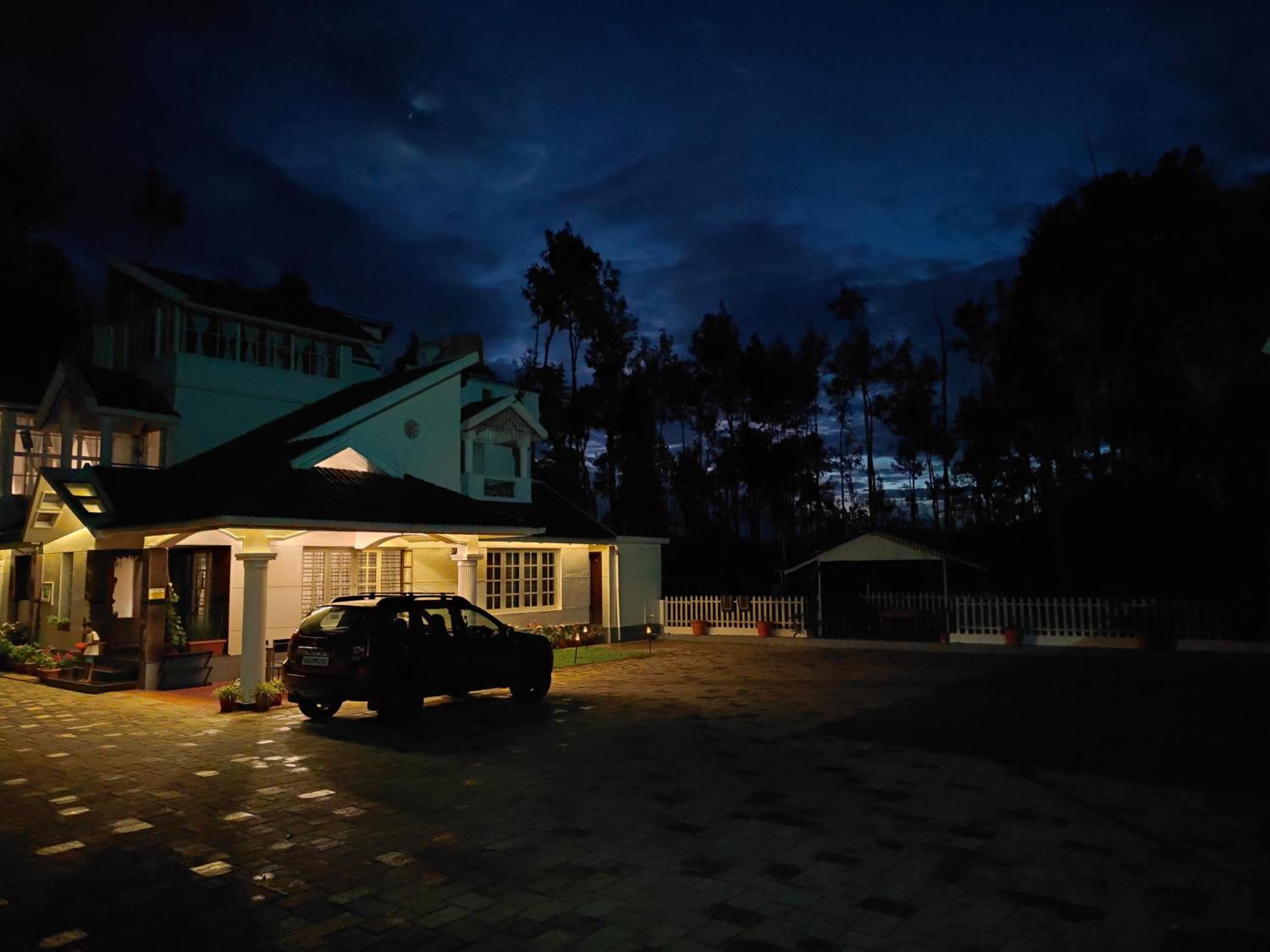 Whitehouse Homestay