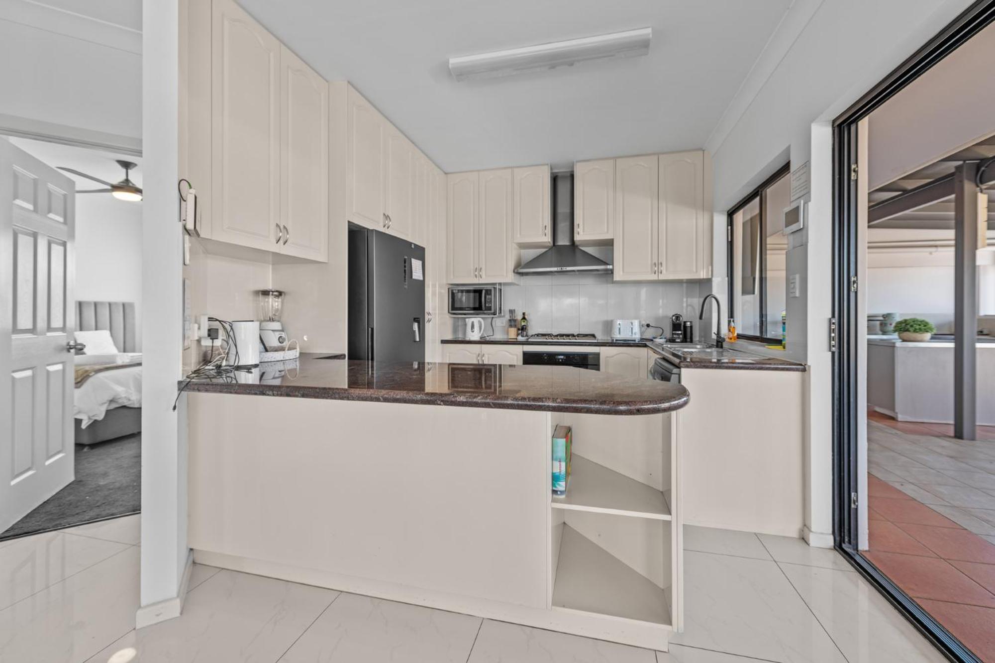 Luxury 2-Bed Penthouse with Private Rooftop