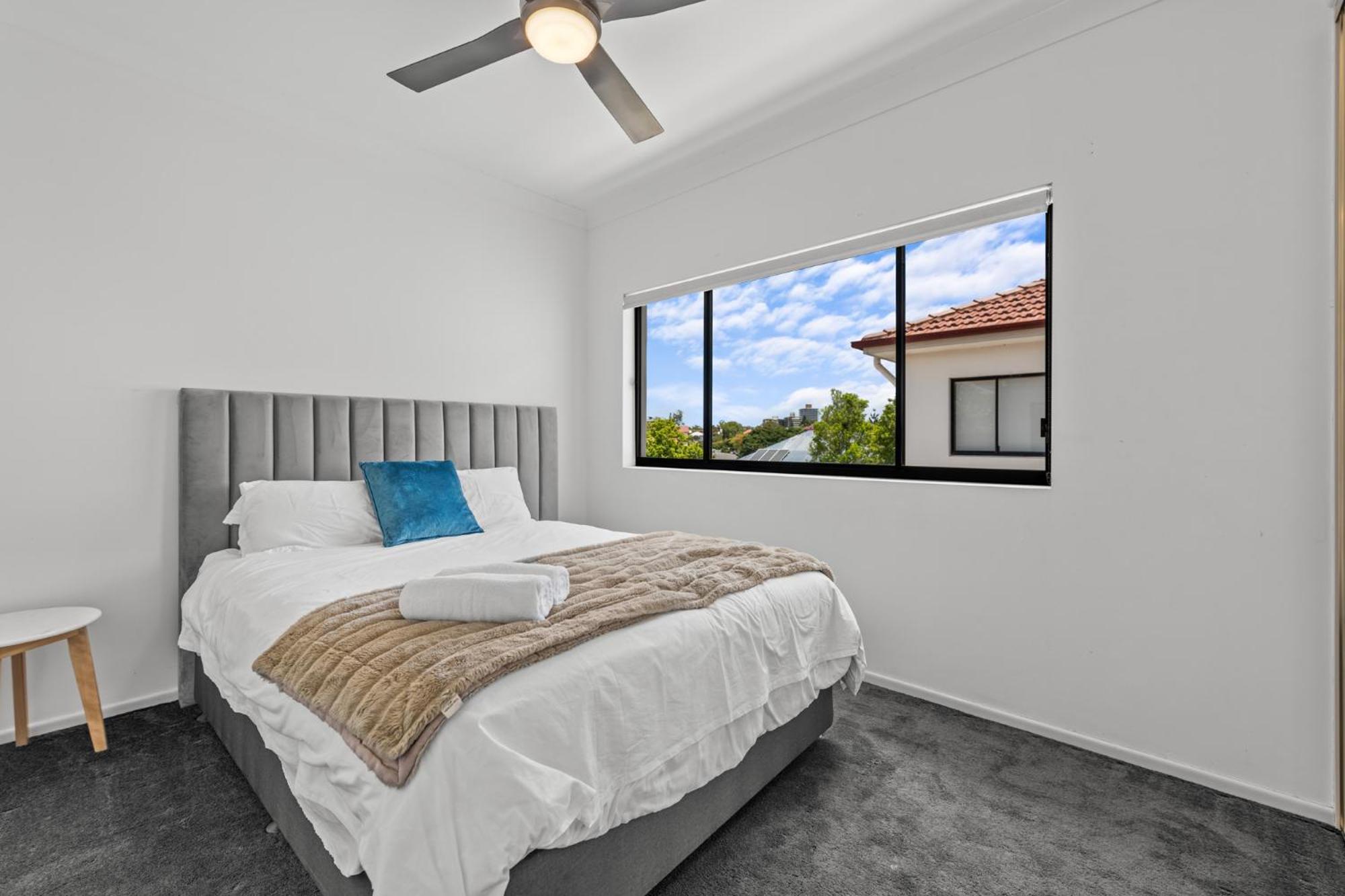 Luxury 2-Bed Penthouse with Private Rooftop