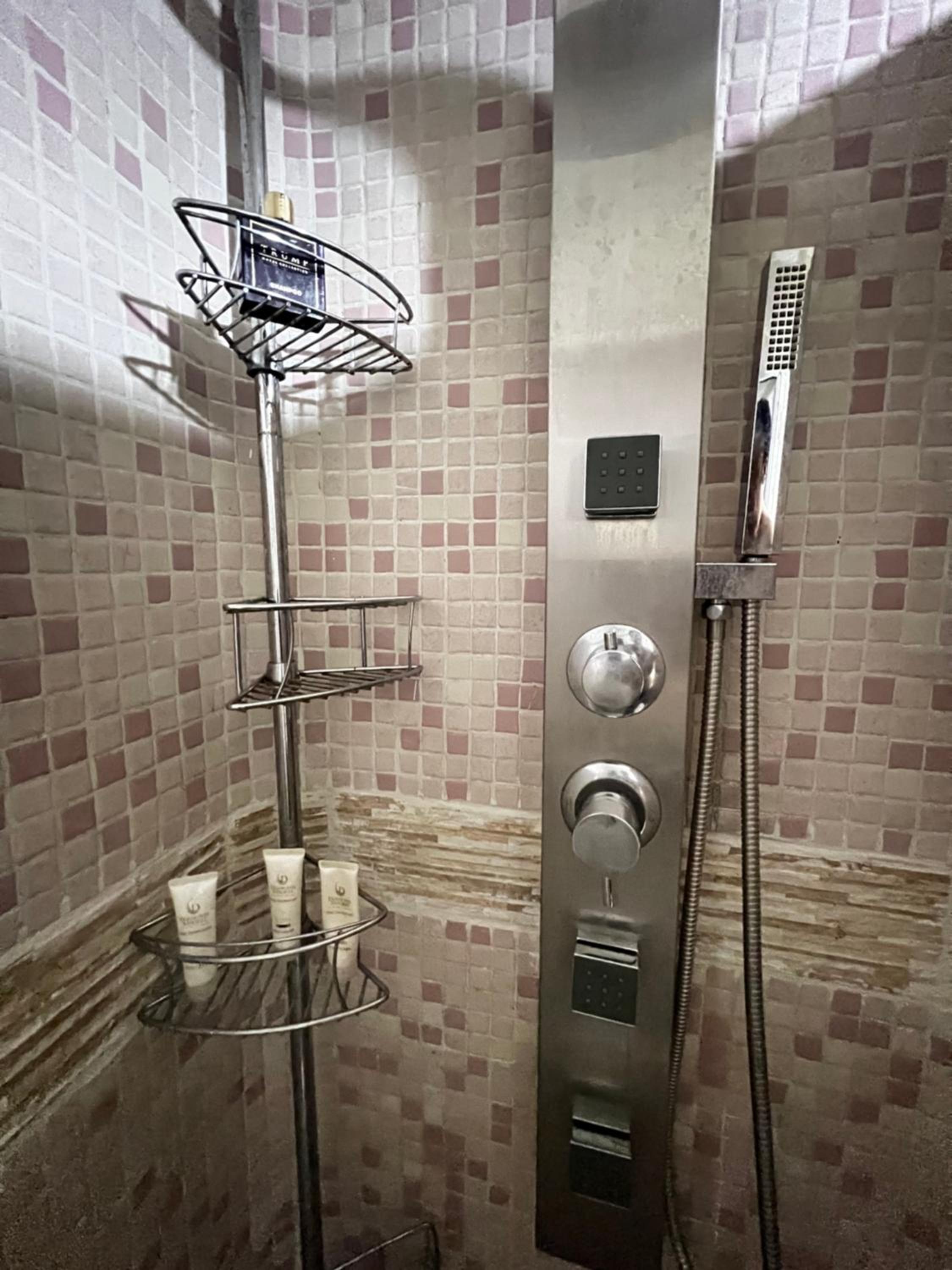 Virrey Luxury Condo 2BR & Jacuzzi