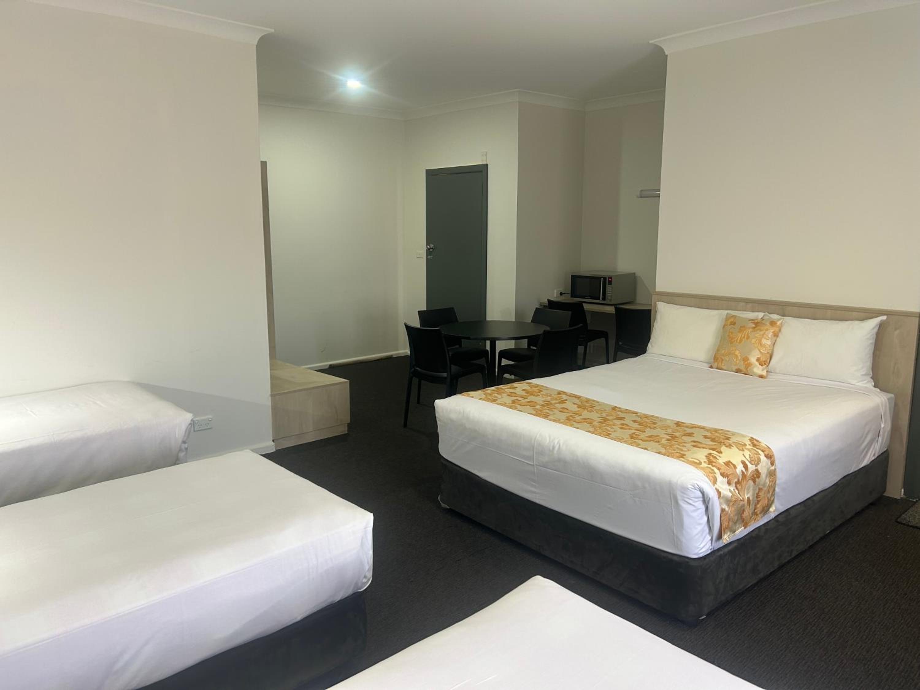 Country Lodge Motor Inn