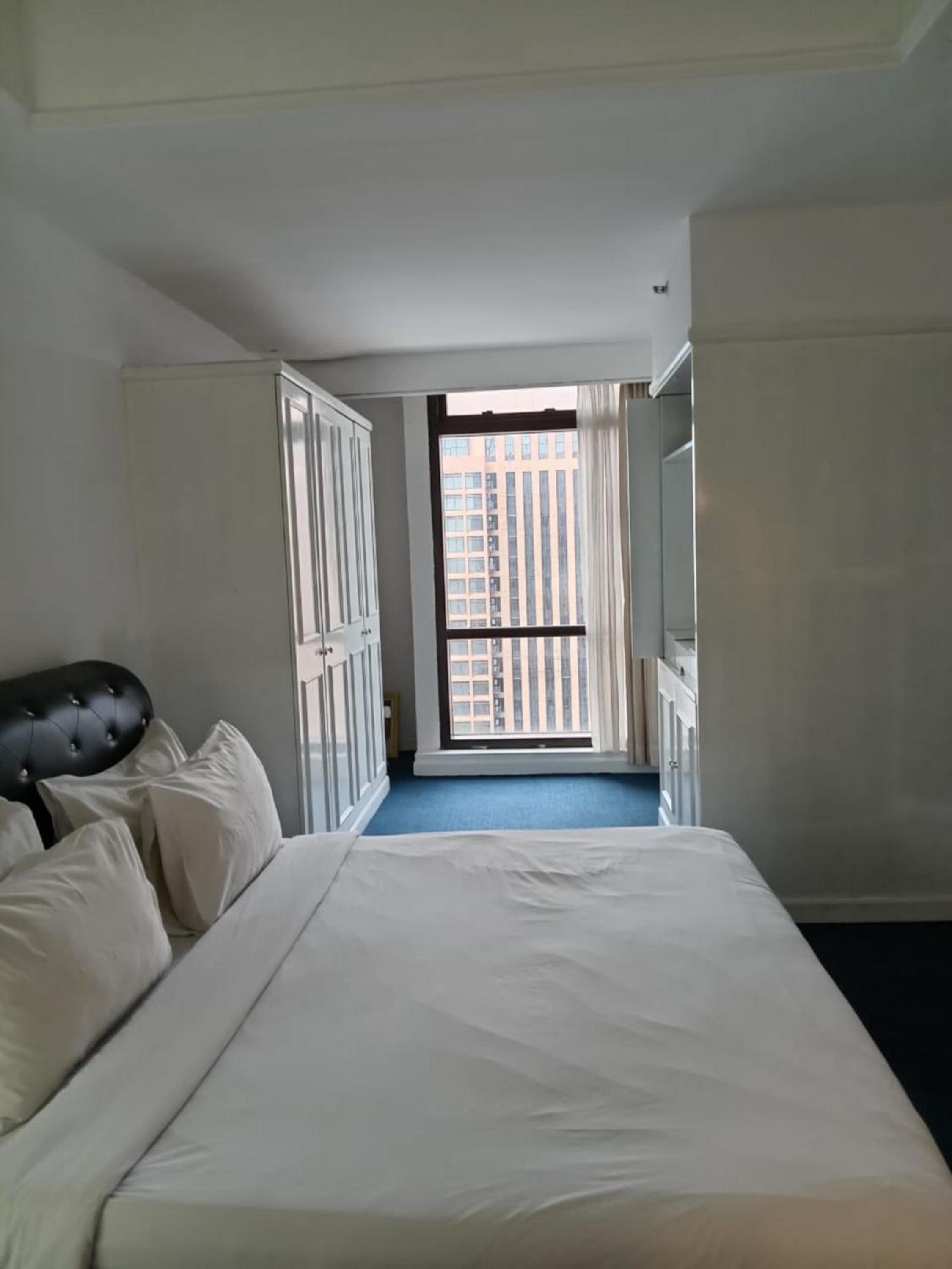 Times Square Apartment By Skyline