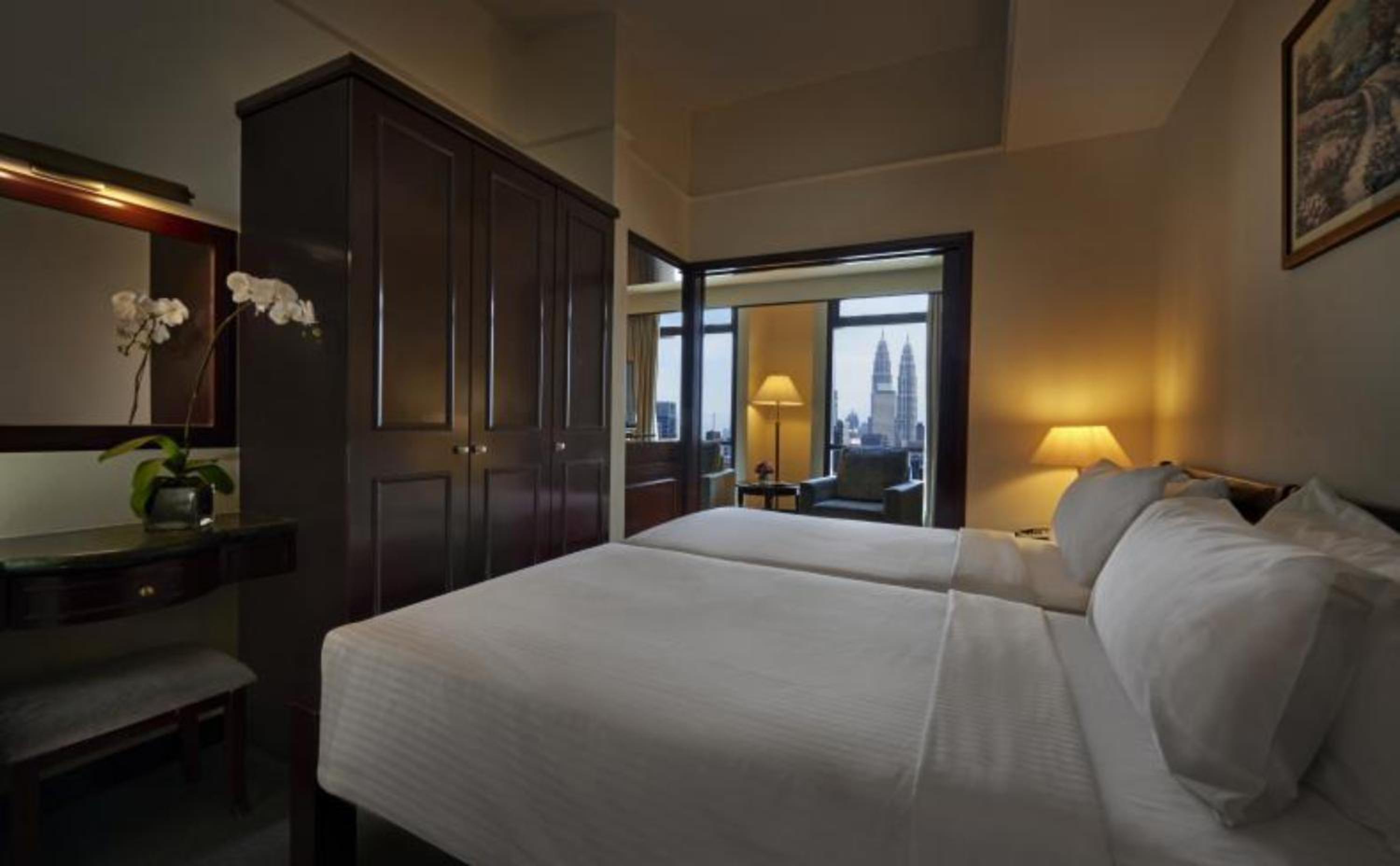 Times Square Apartment By Skyline