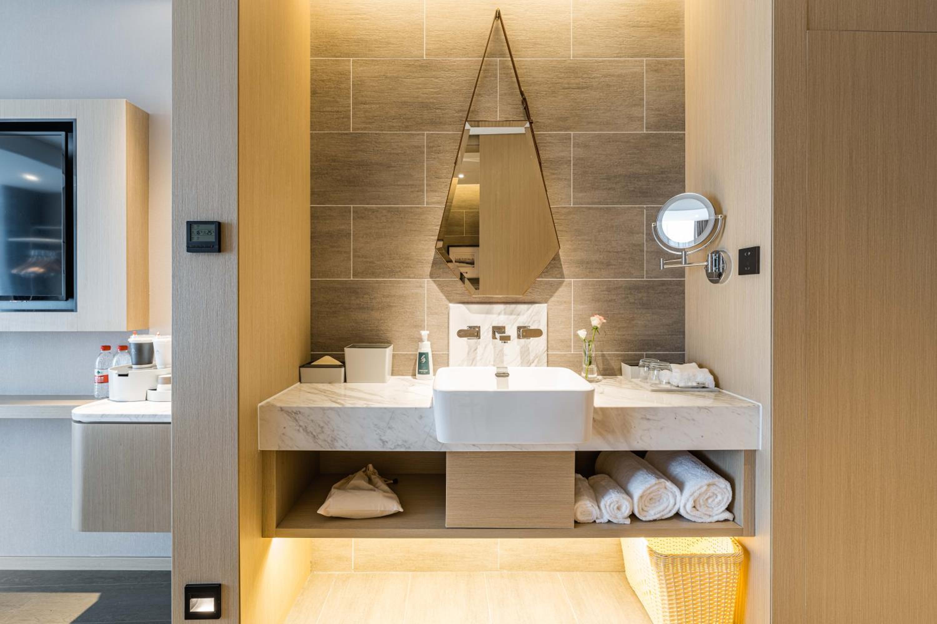 Atour Hotel Tonglu Fuchunjiang