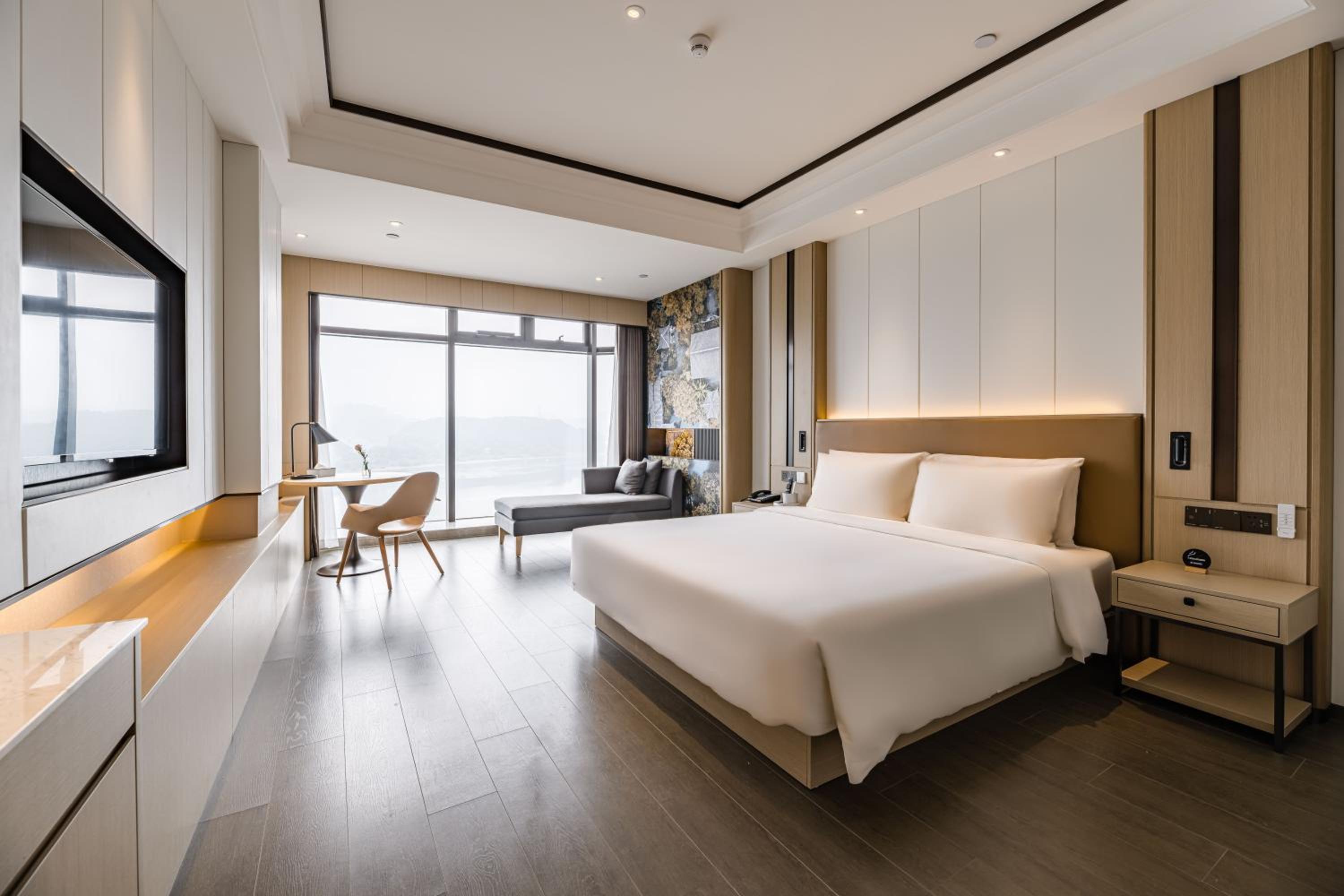 Atour Hotel Tonglu Fuchunjiang