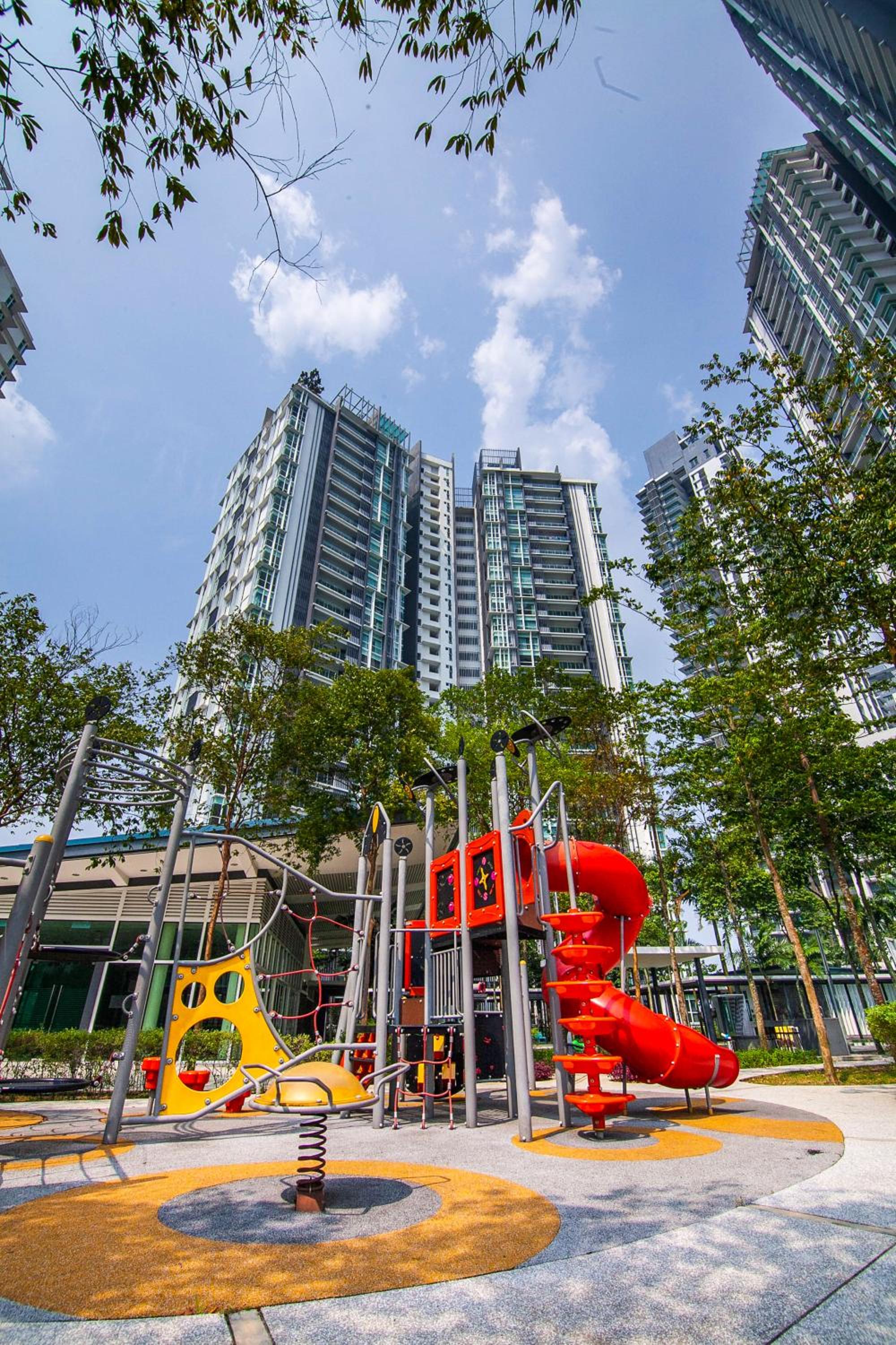 Family Luxury Condo with Slides near Legoland, Medini Signature by KidsCastle