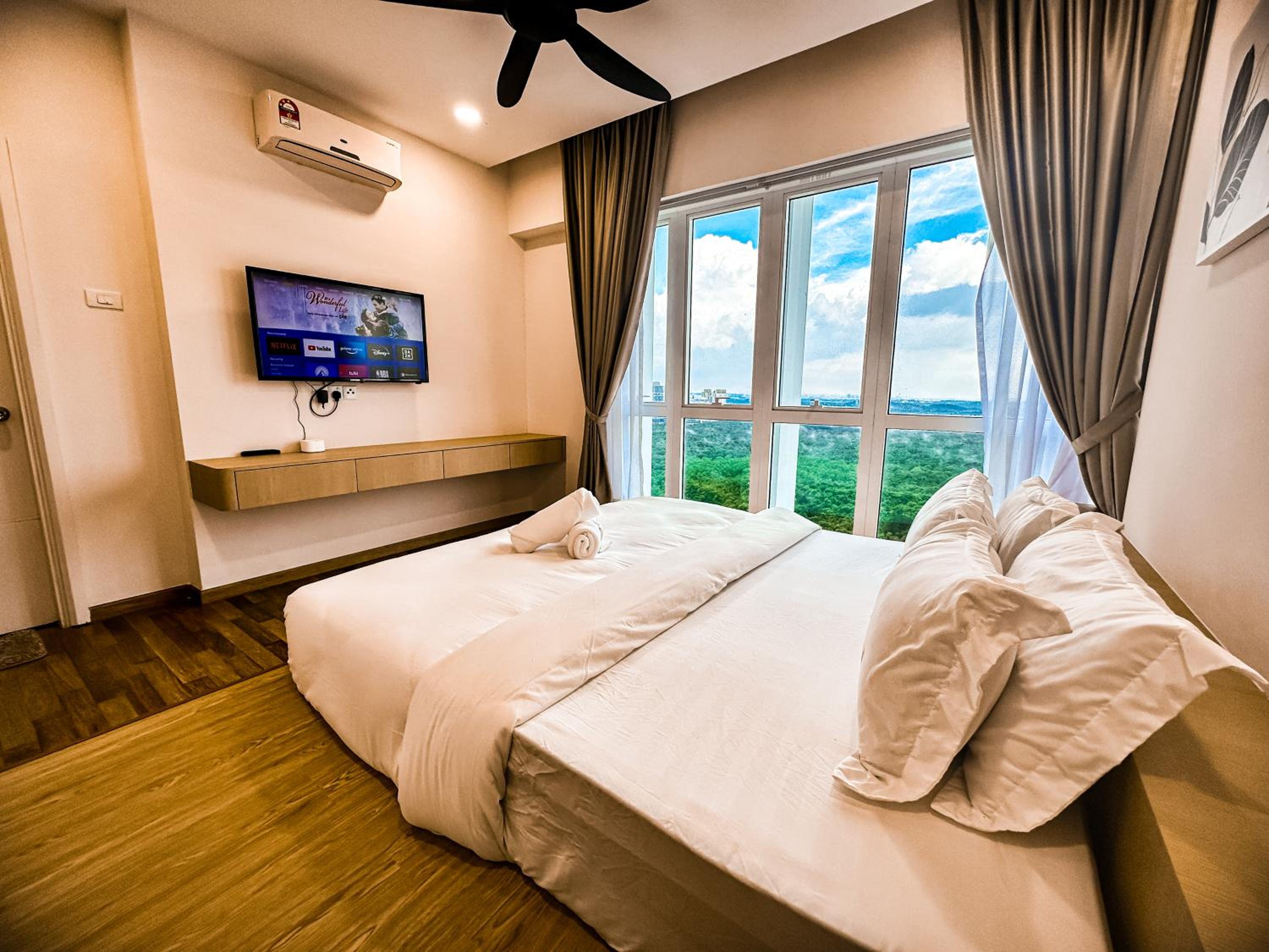 Family Luxury Condo with Slides near Legoland, Medini Signature by KidsCastle photo 2