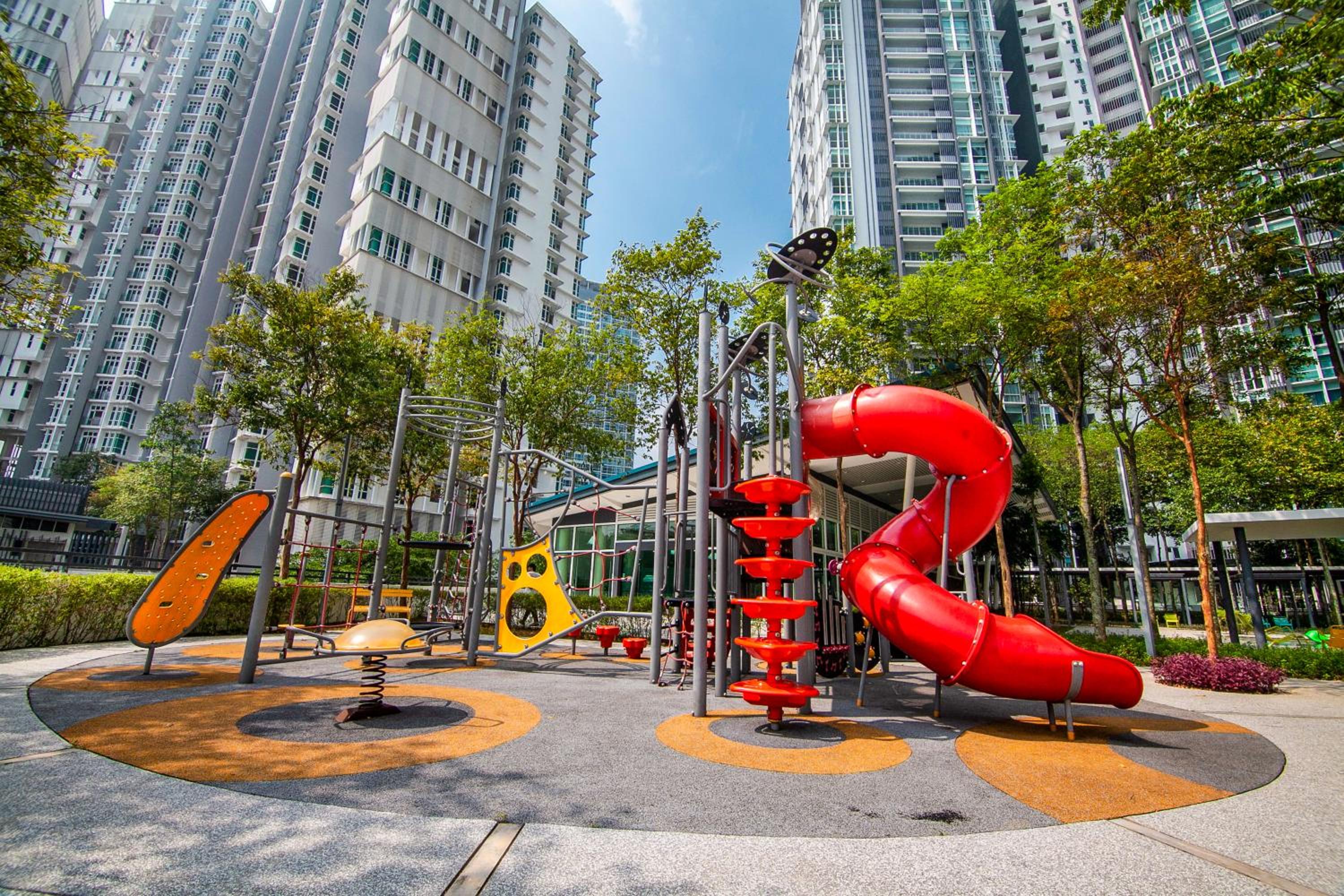 Family Luxury Condo with Slides near Legoland, Medini Signature by KidsCastle