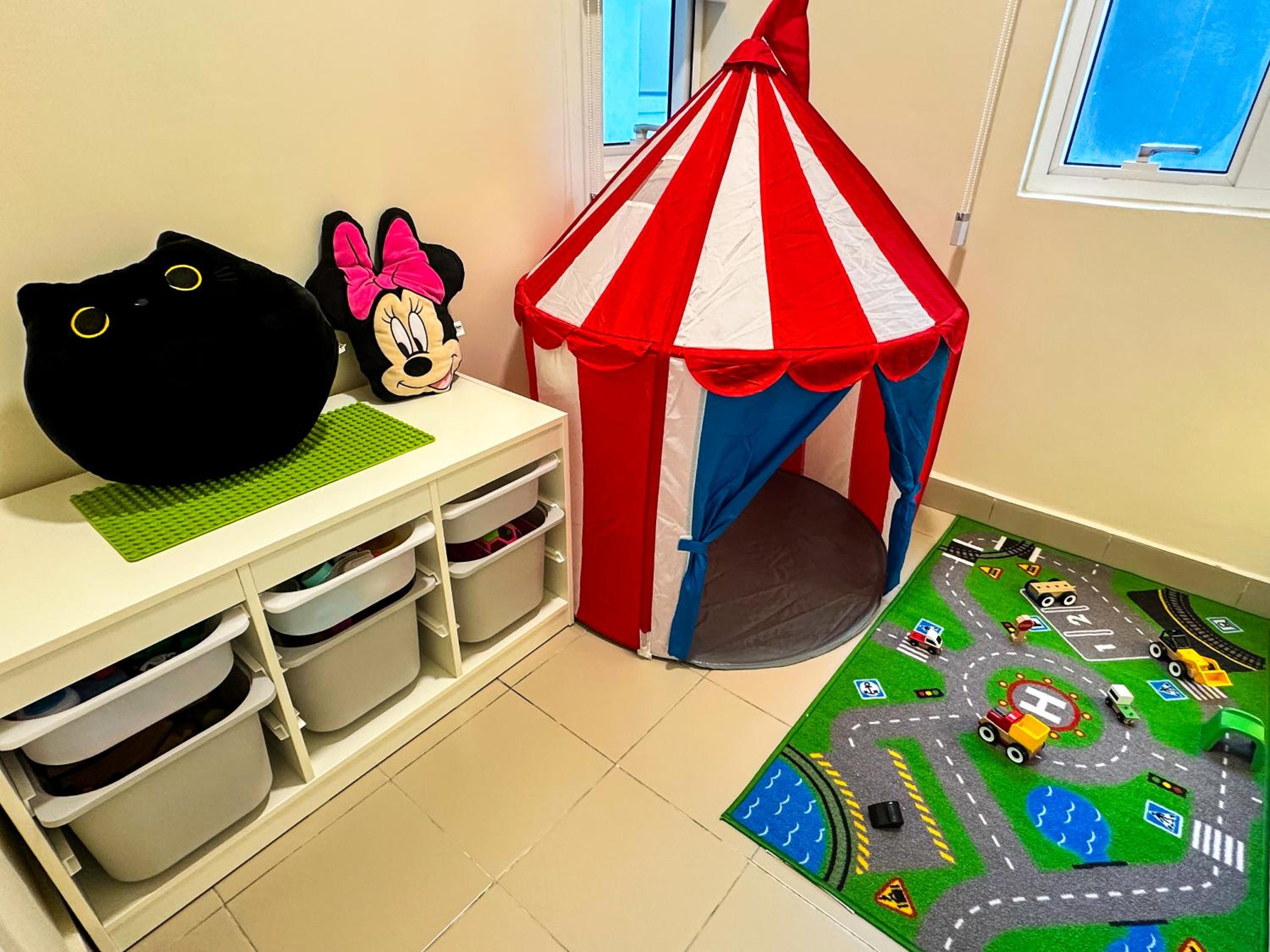 Family Luxury Condo with Slides near Legoland, Medini Signature by KidsCastle