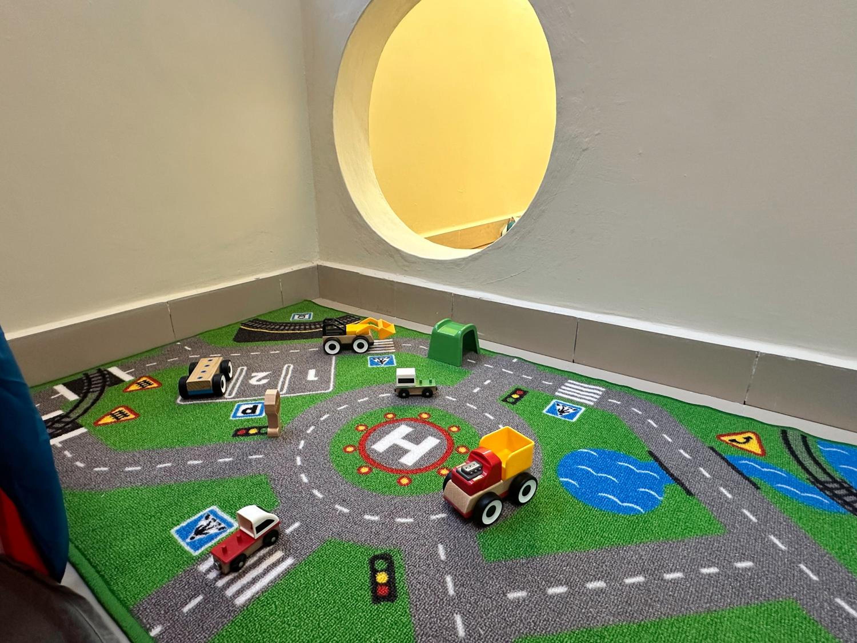Family Luxury Condo with Slides near Legoland, Medini Signature by KidsCastle