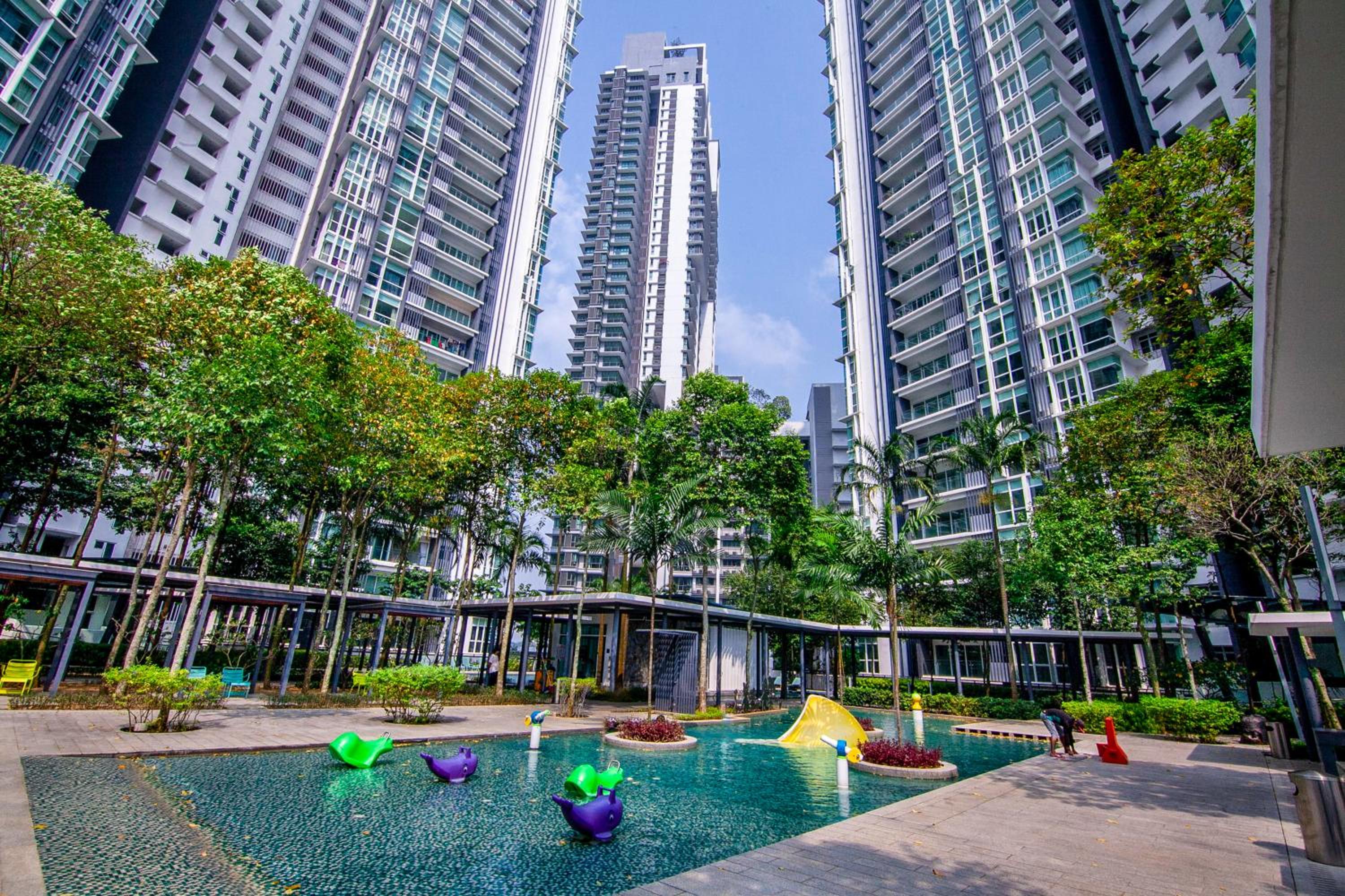 Family Luxury Condo with Slides near Legoland, Medini Signature by KidsCastle