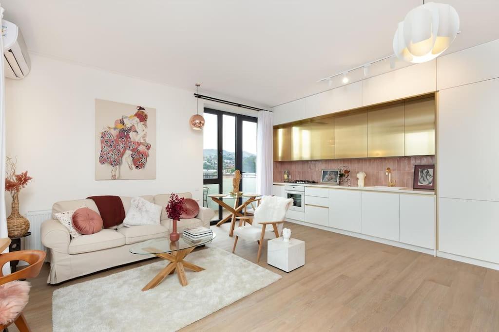 Unabi - a brand new flat w/breathtaking views view 3