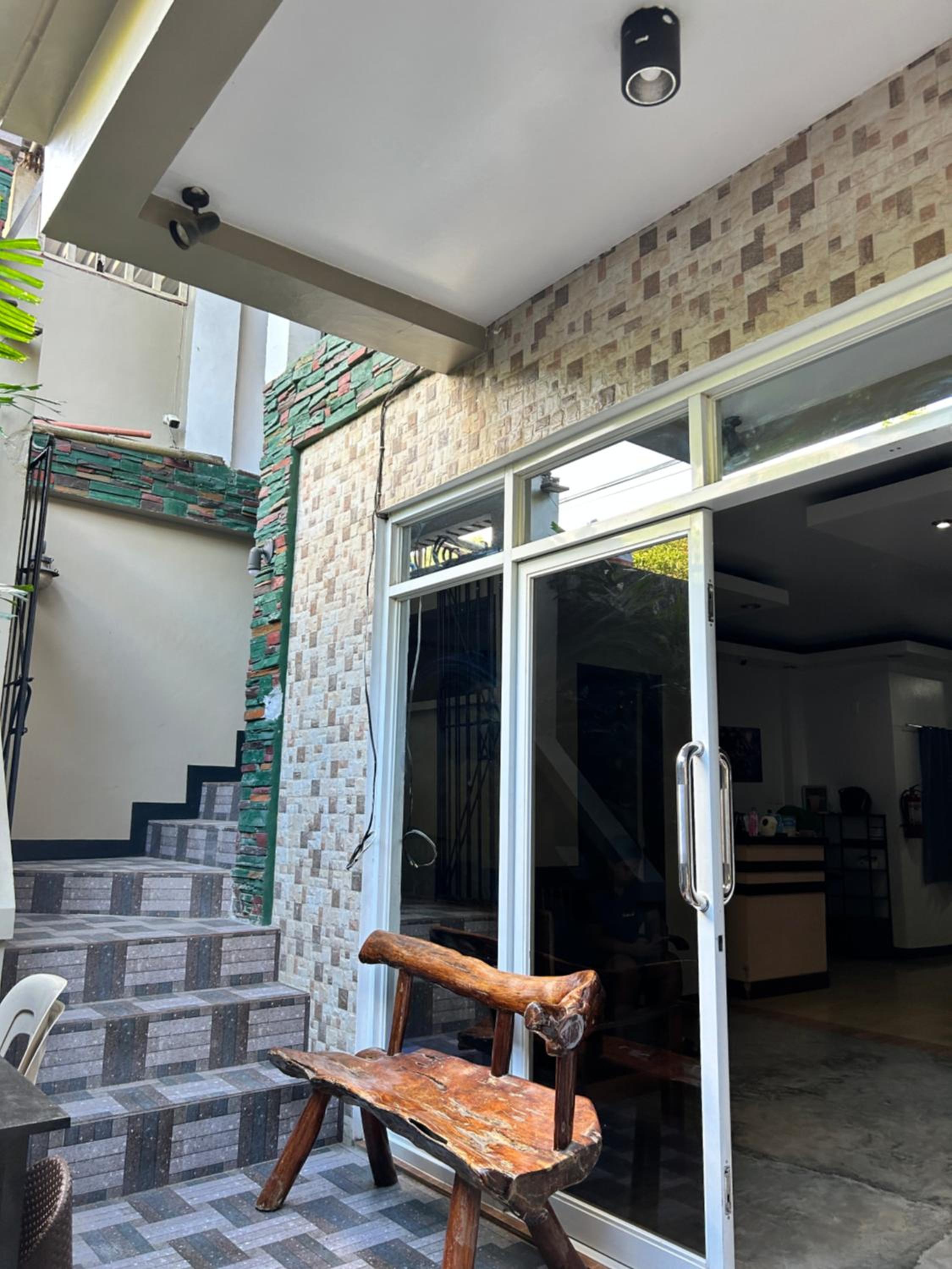 Seaslugs Travellers Inn, El Nido - 24