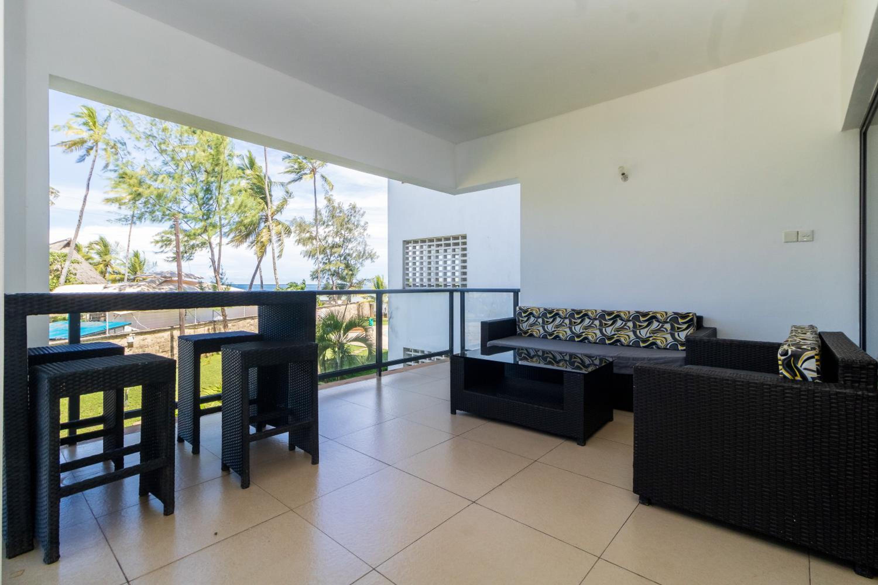 LUXURY 3 BEDROOM BEACH FRONT APARTMENT