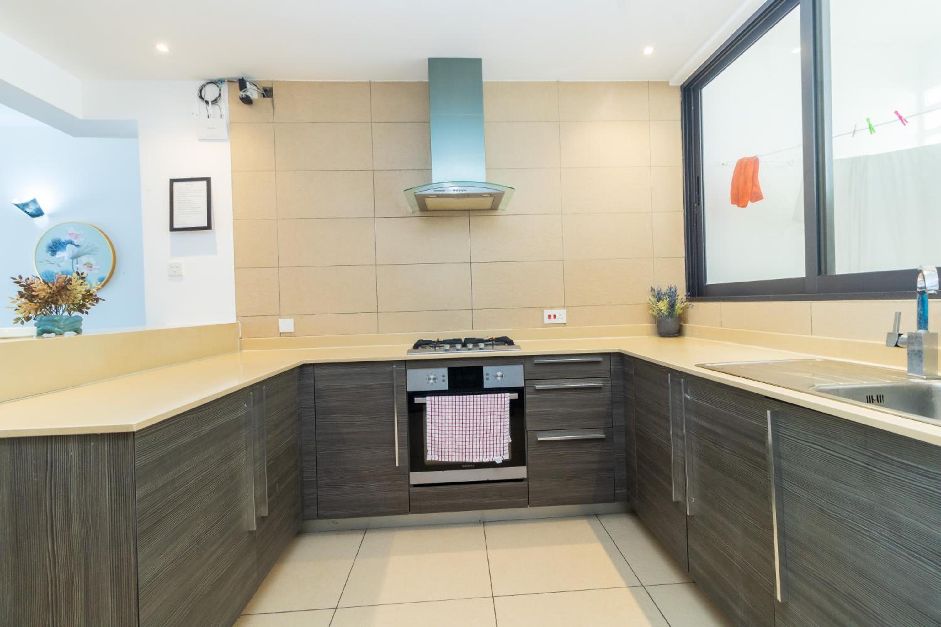 LUXURY 3 BEDROOM BEACH FRONT APARTMENT