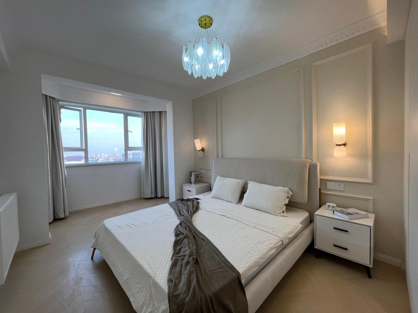 4 Bedroom Apartment with Bund View