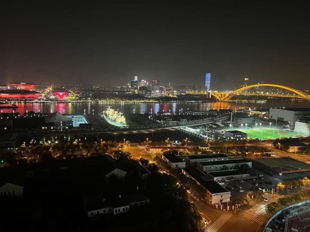 4 Bedroom Apartment with Bund View