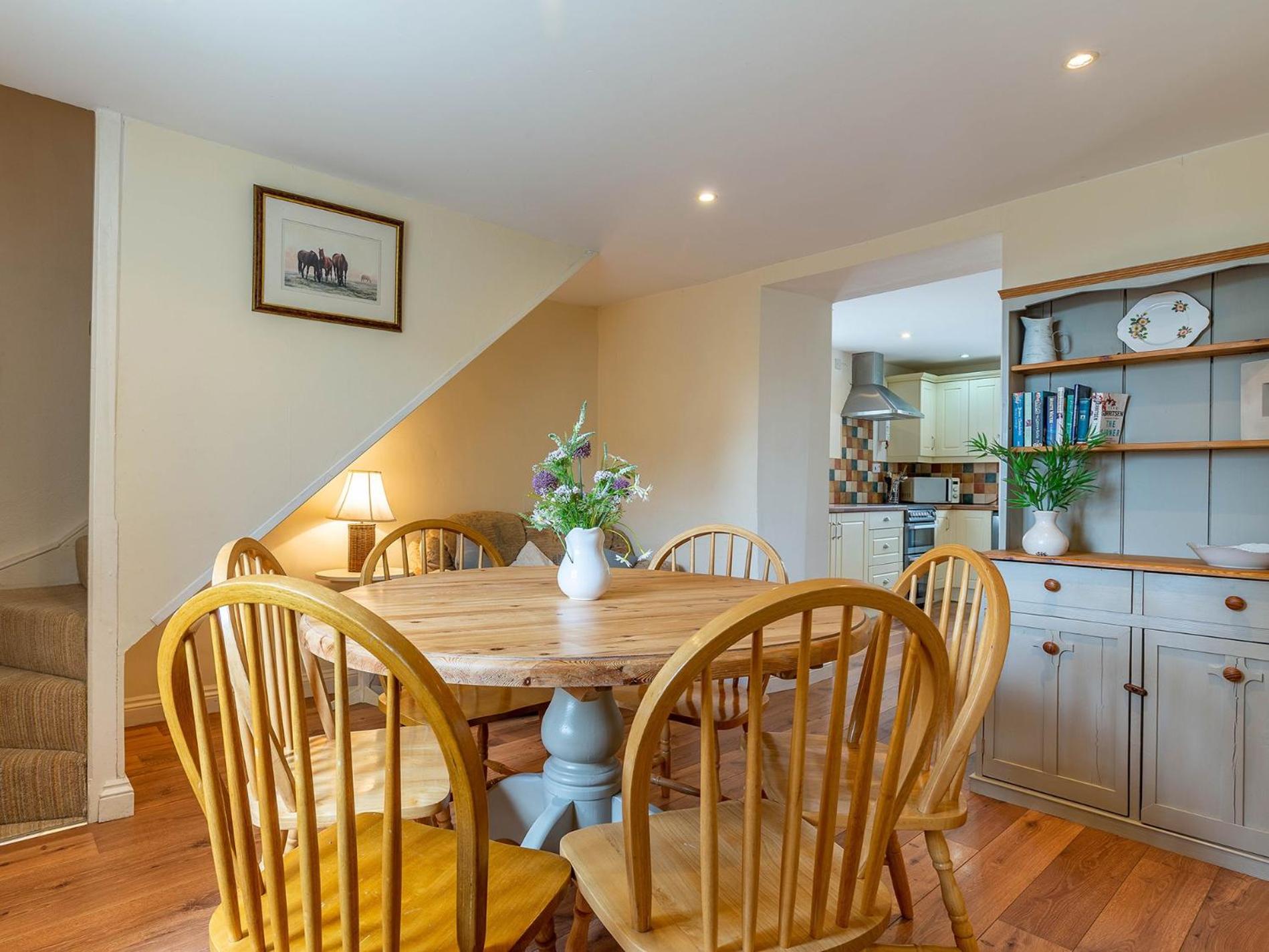 3 Bed in Holsworthy oc-beehi view 4