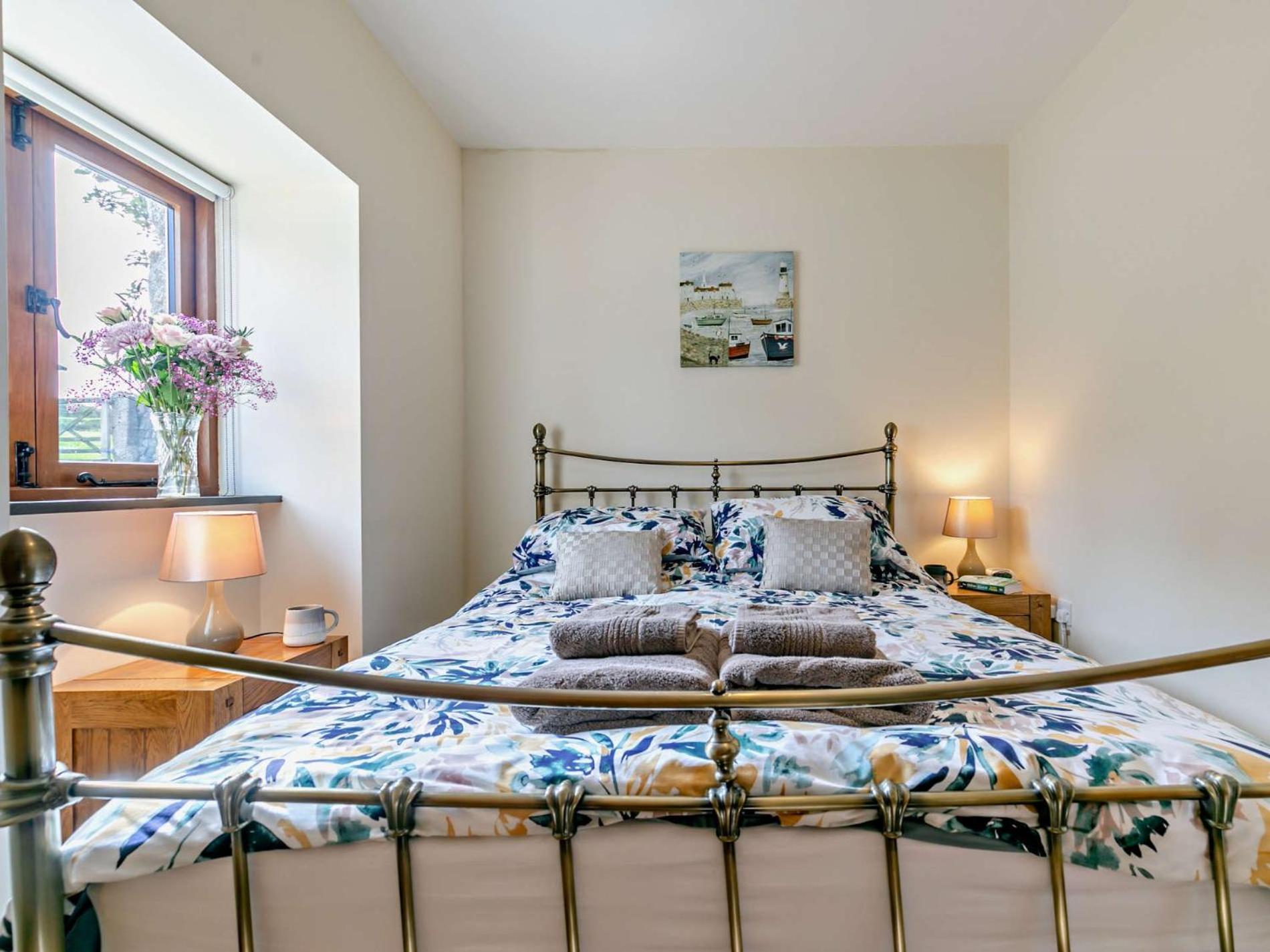 1 Bed in Helston oc-boder view 3