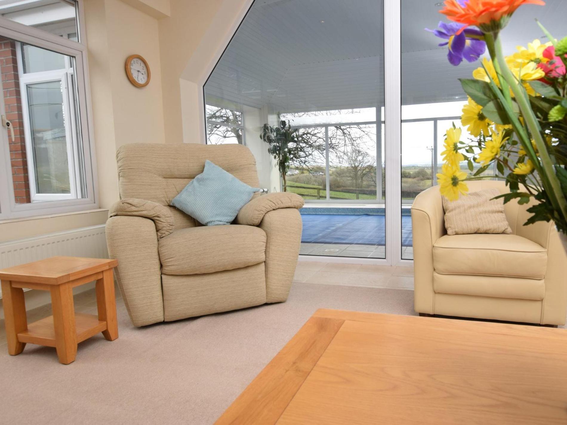 3 Bed in Bideford oc-bybur view 4