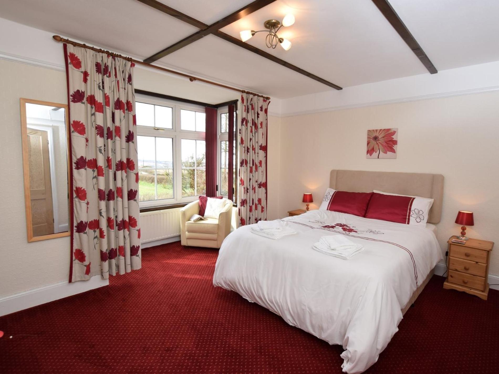 3 Bed in Bideford oc-bybur view 2