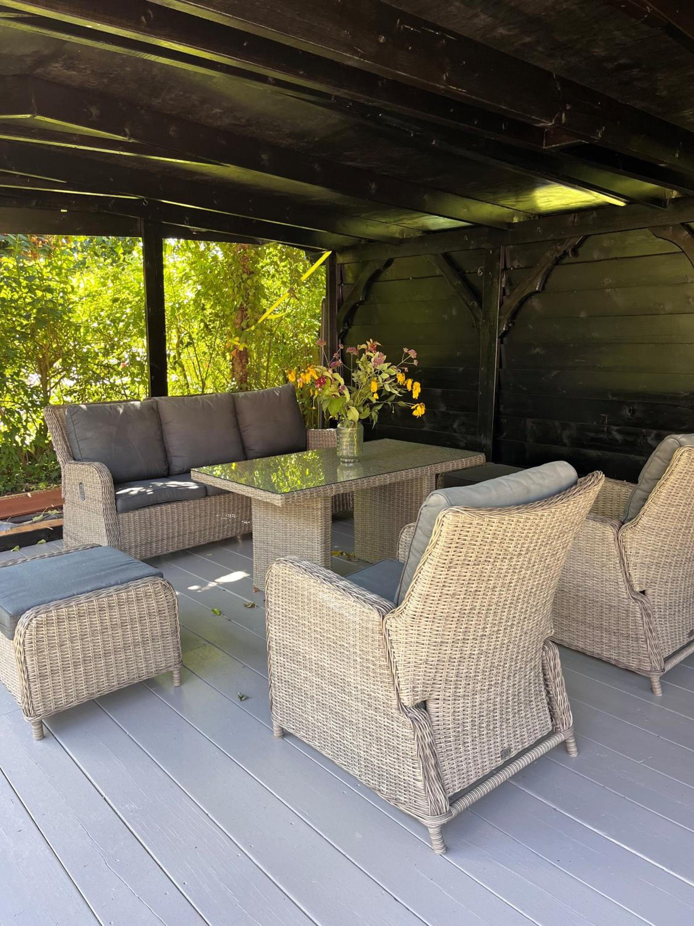 Cosy Vacation home with large fenced garden view 4