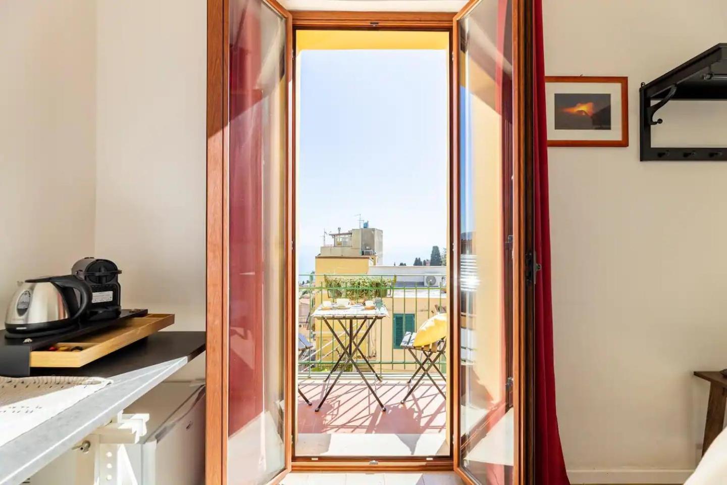 Tauromenion Guest House view 5