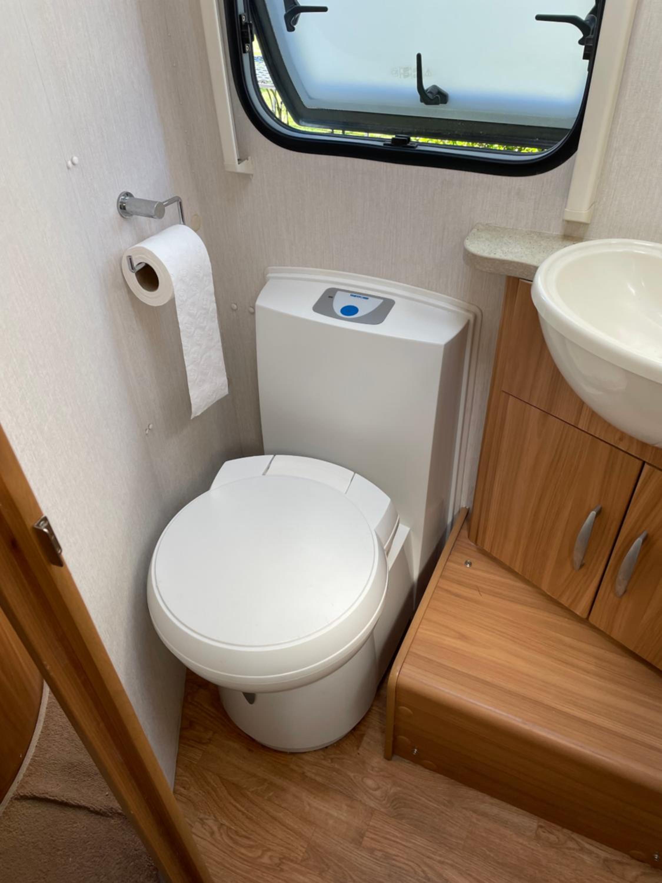 Cosy caravan fun in sunny Nelson with wifi! view 2