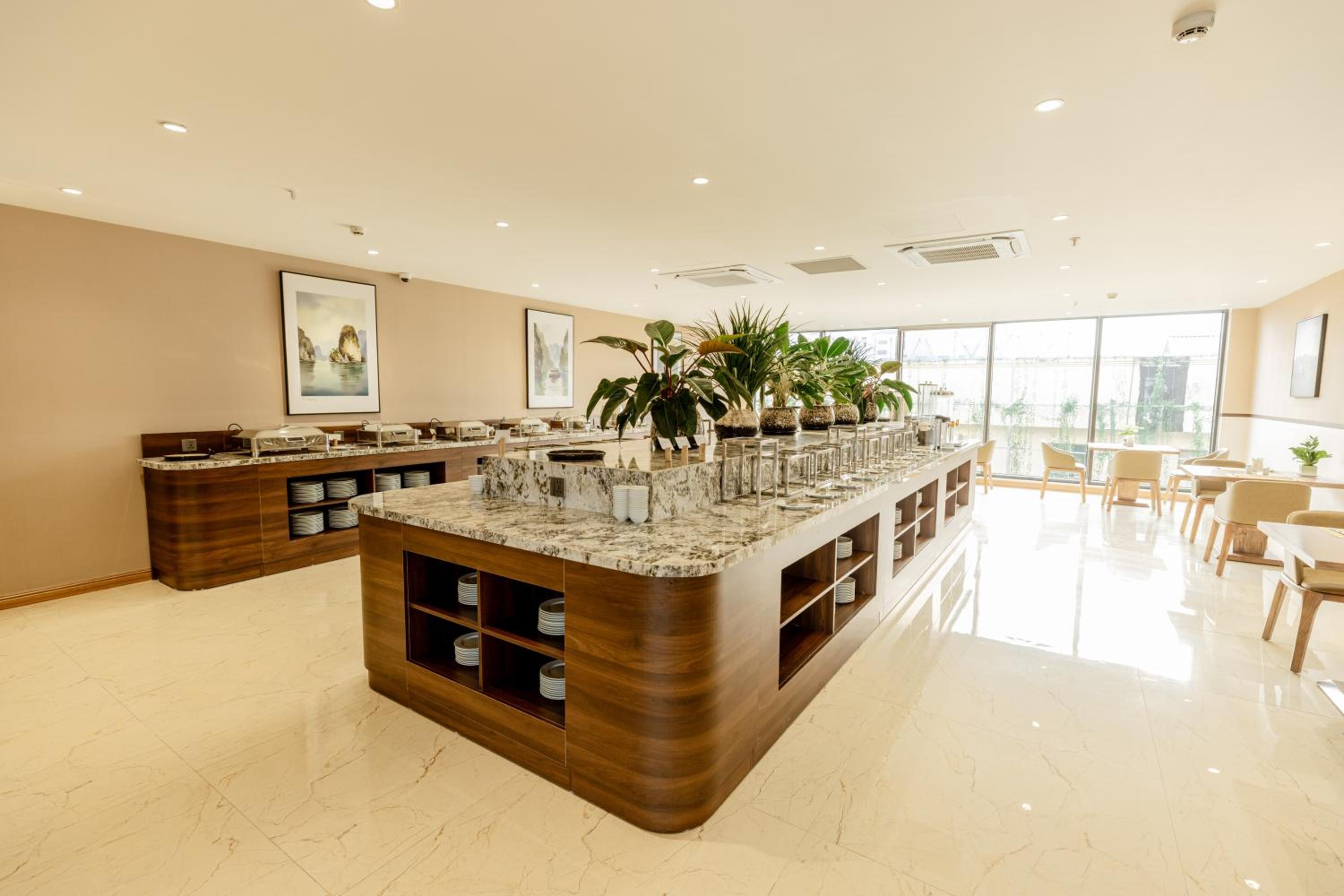 Hùng Vương Hotel - Stay 24h