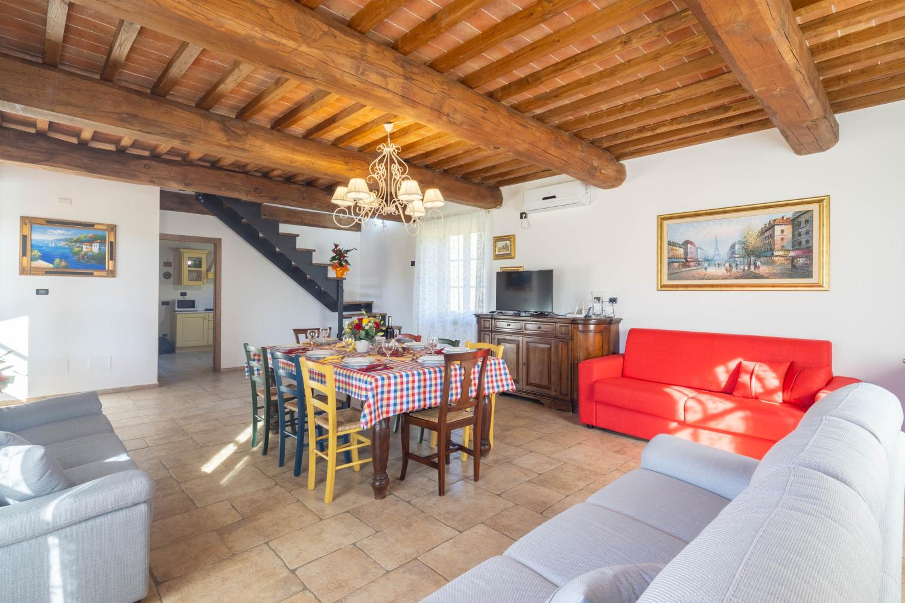 Casale Pavone by VacaVilla view 4