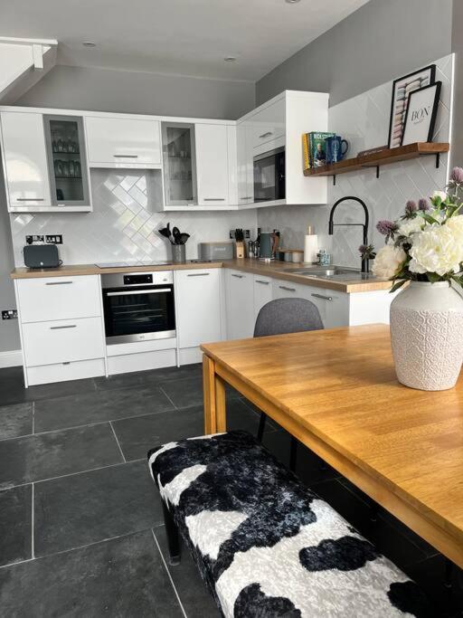 Isfryn, holiday home in Aberdyfi