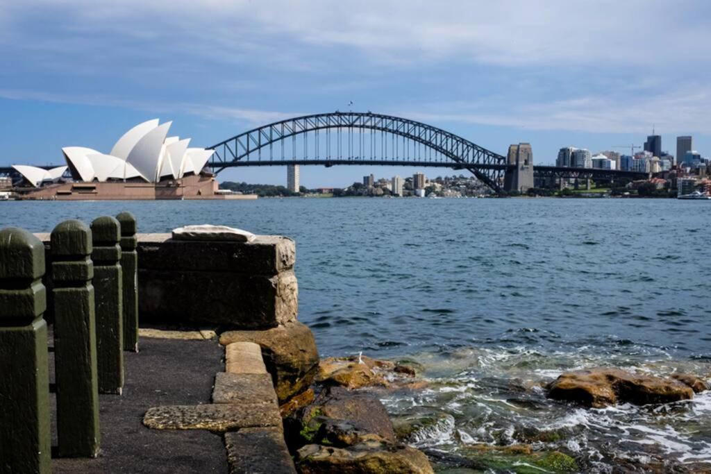 BEST Location! Darlinghurst Studio - balcony - AC