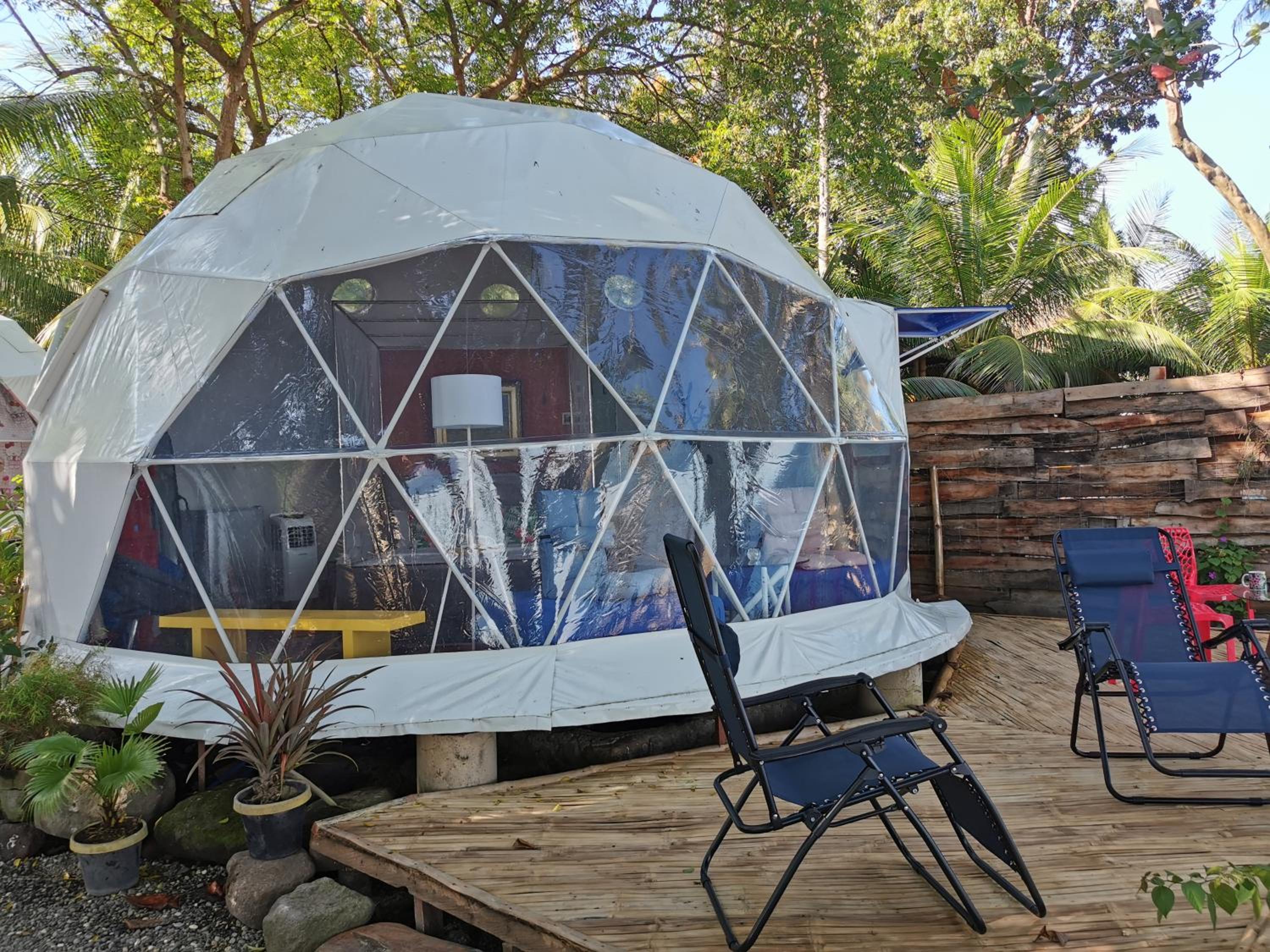 Beachfront Glamping Dome Dauin Bamboo Style