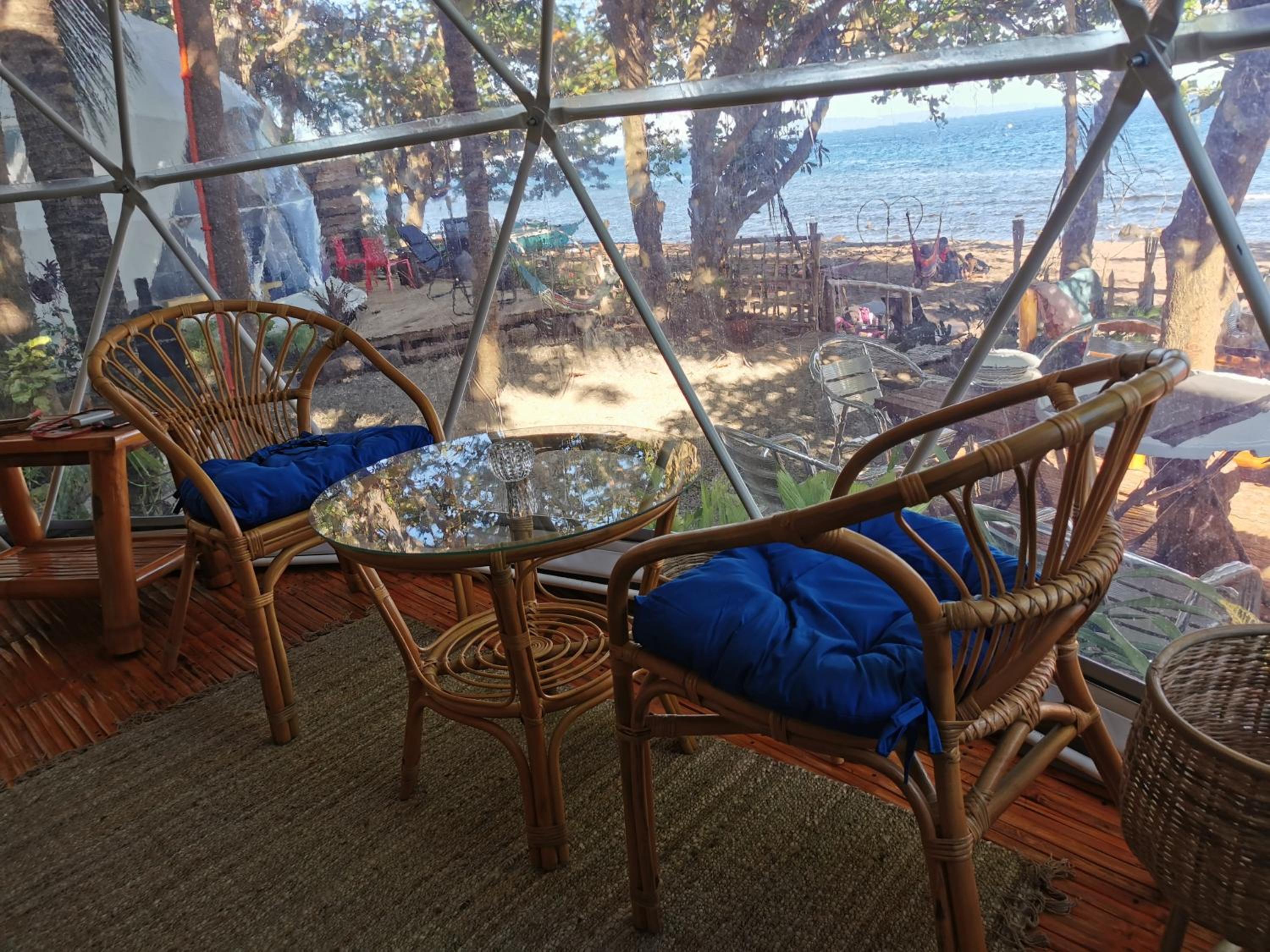 Beachfront Glamping Dome Dauin Bamboo Style