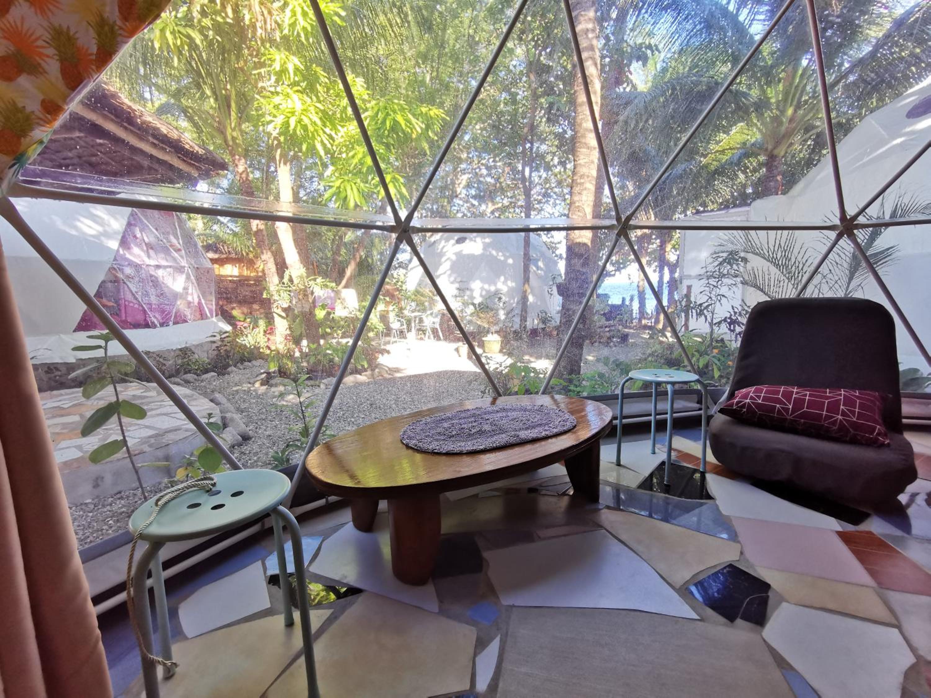 Beachfront Glamping Dome Dauin Bamboo Style