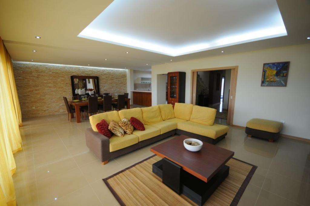 Superb Esposende Villa 5 Bedrooms Villa Agobar Tennis Court view 4