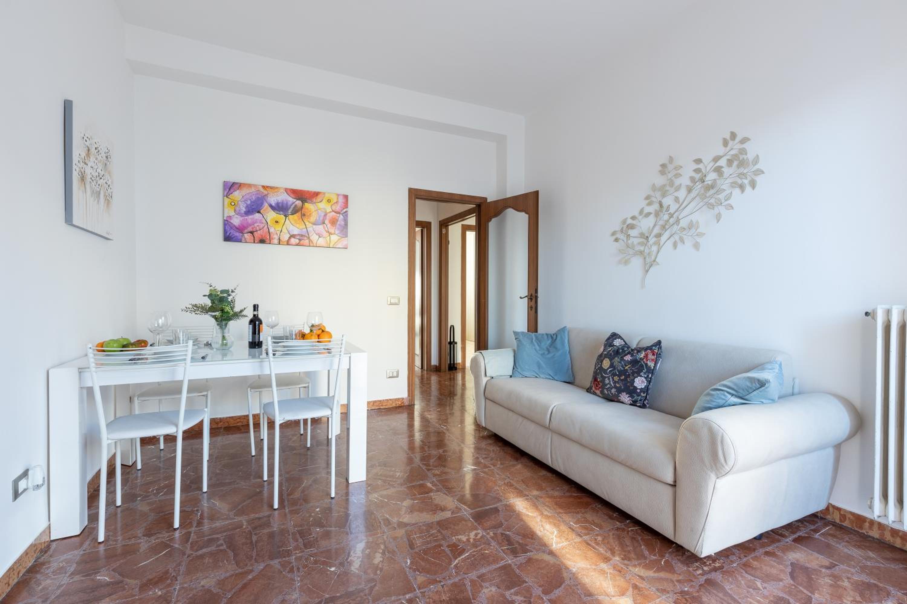 GuestHost - Pisa Quiet and Bright Flats with Balcony view 3