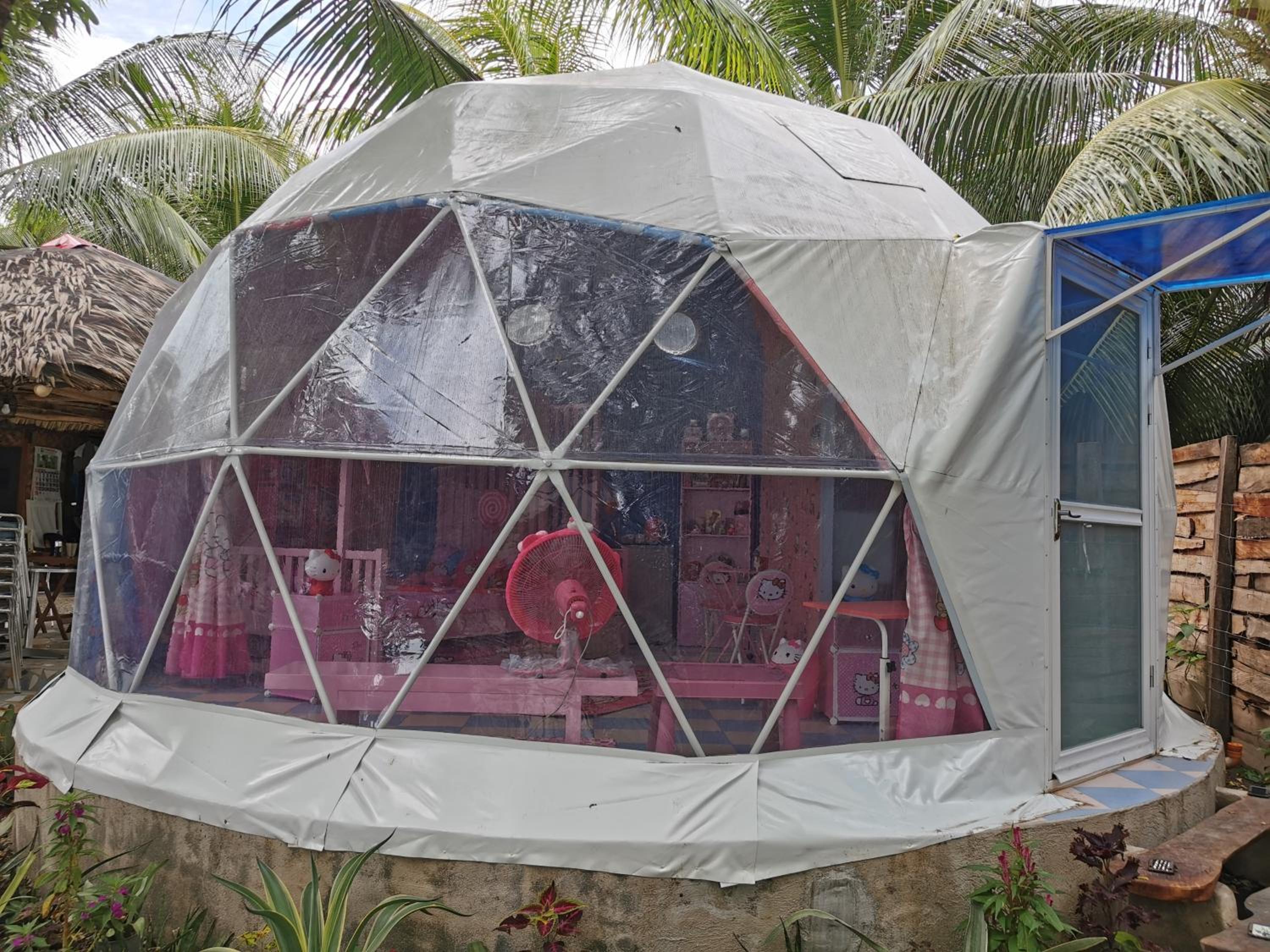 Beachfront Glamping Dome Dauin Bamboo Style