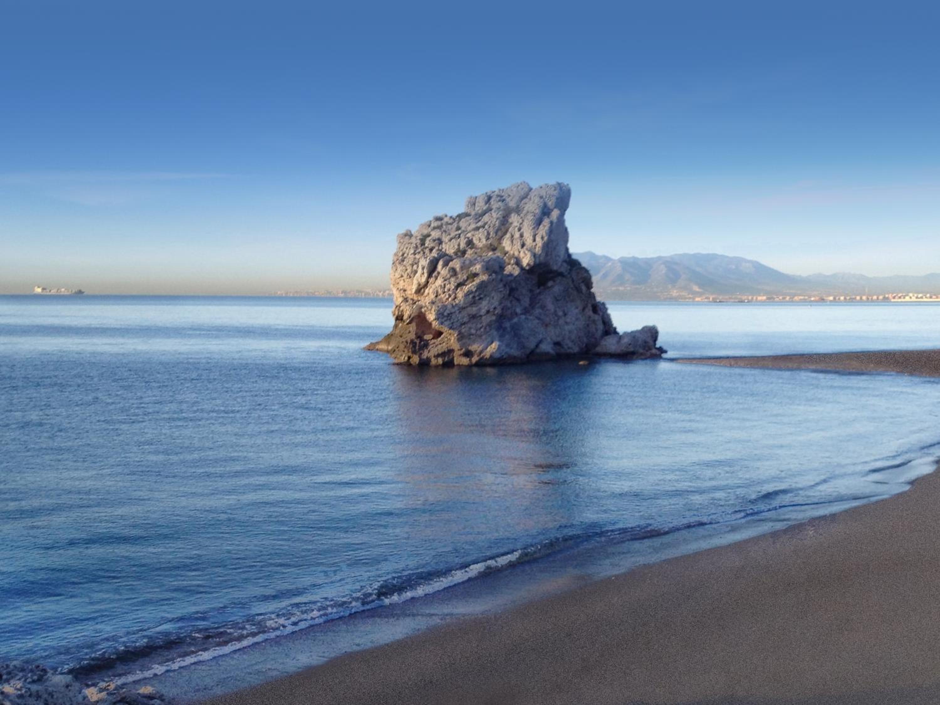 Bonito alojamiento en Malaga con piscina para teletrabajo
